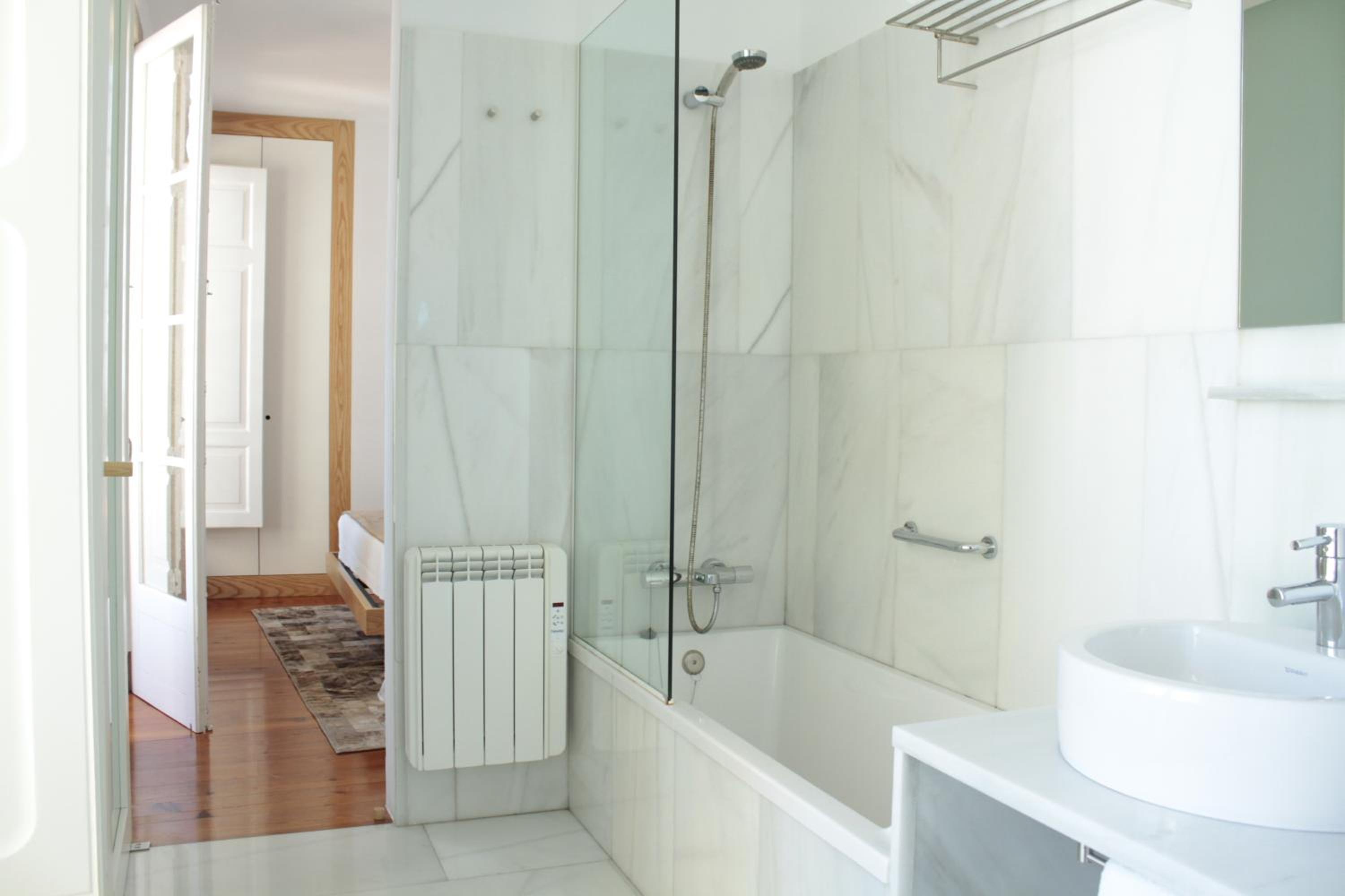 Double or Twin Room - Photo 3