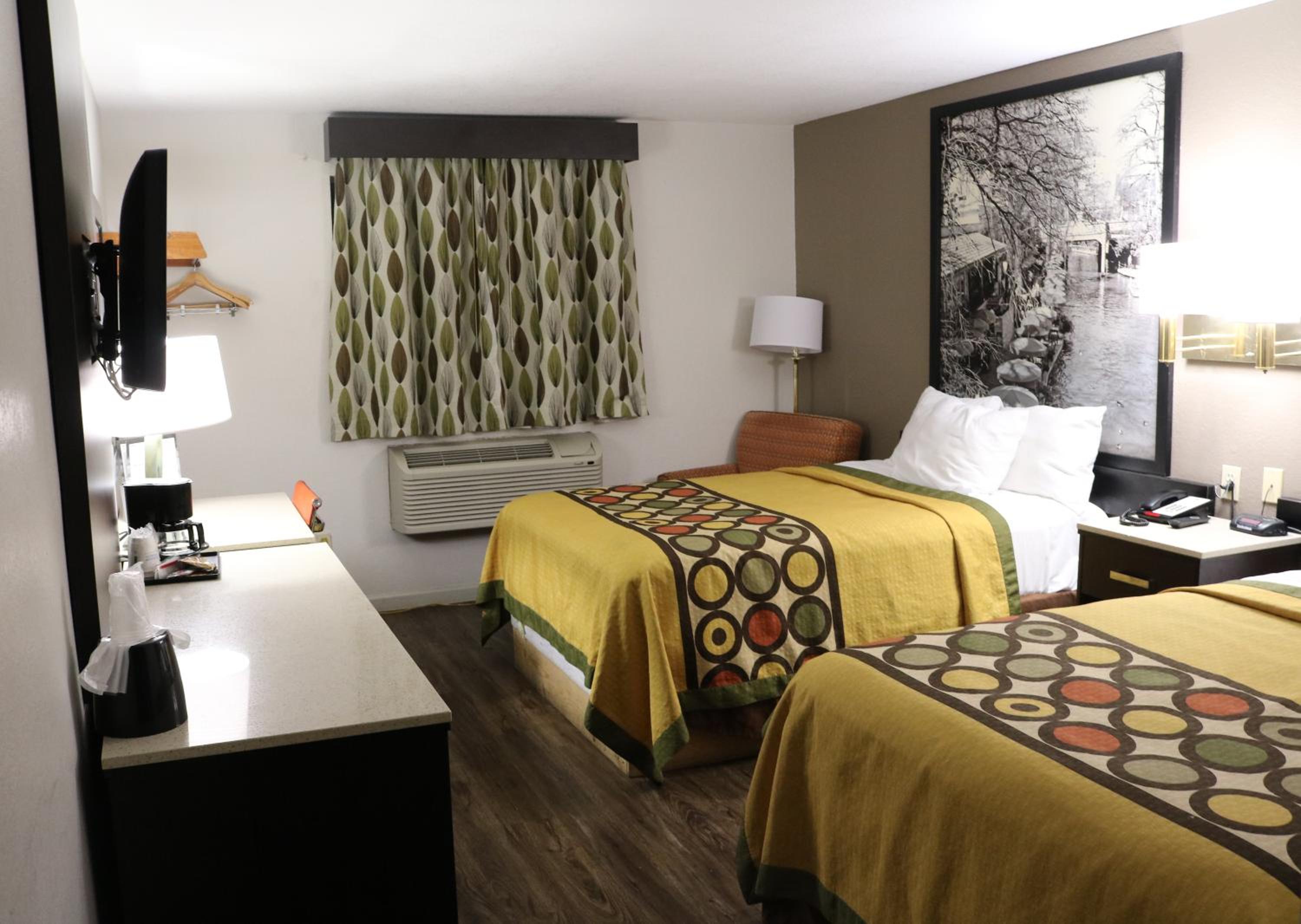 Double Room with Two Double Beds - Non-Smoking - Photo 1