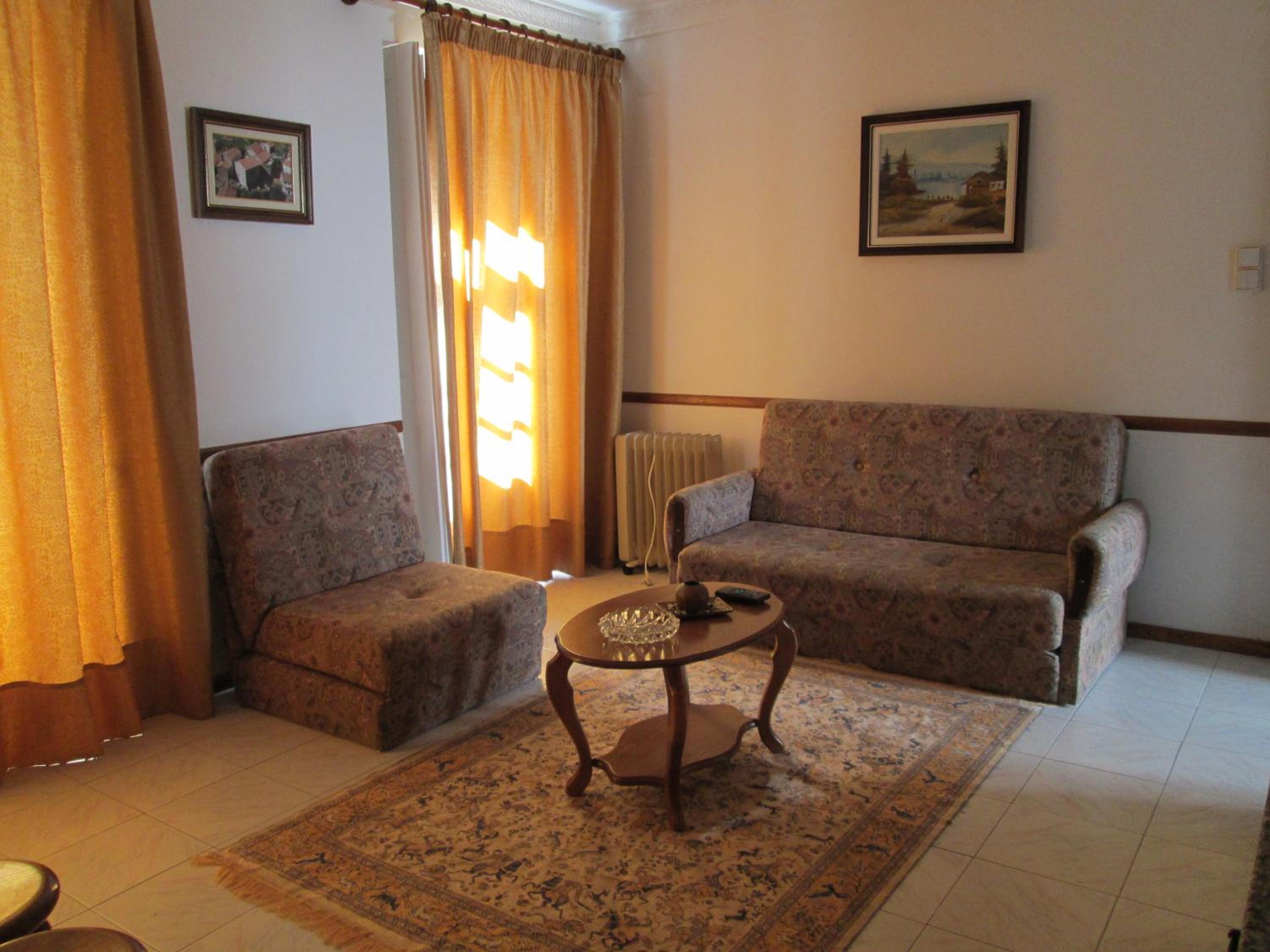 One-Bedroom Apartment - Photo 9