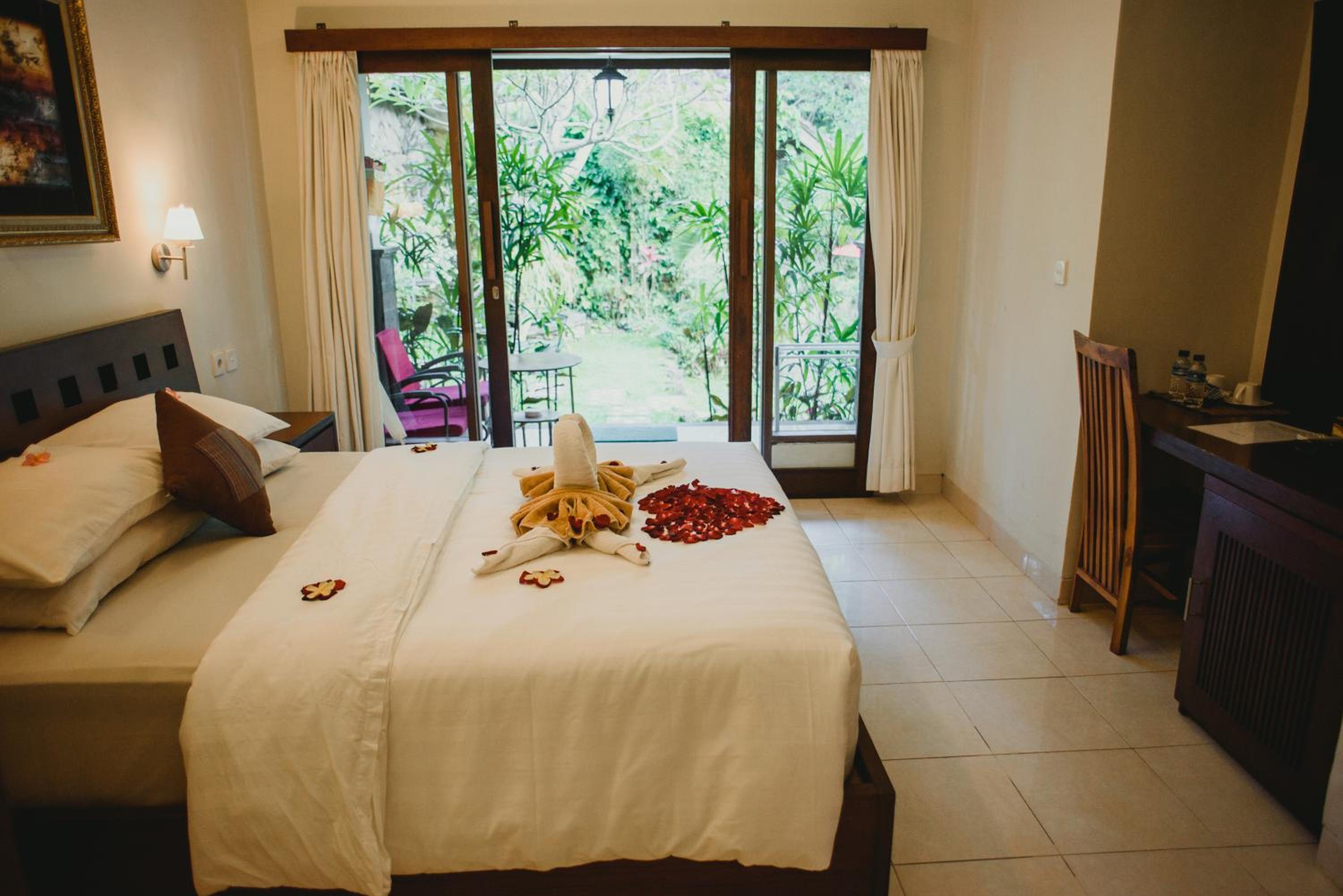 Double Room with Pool View