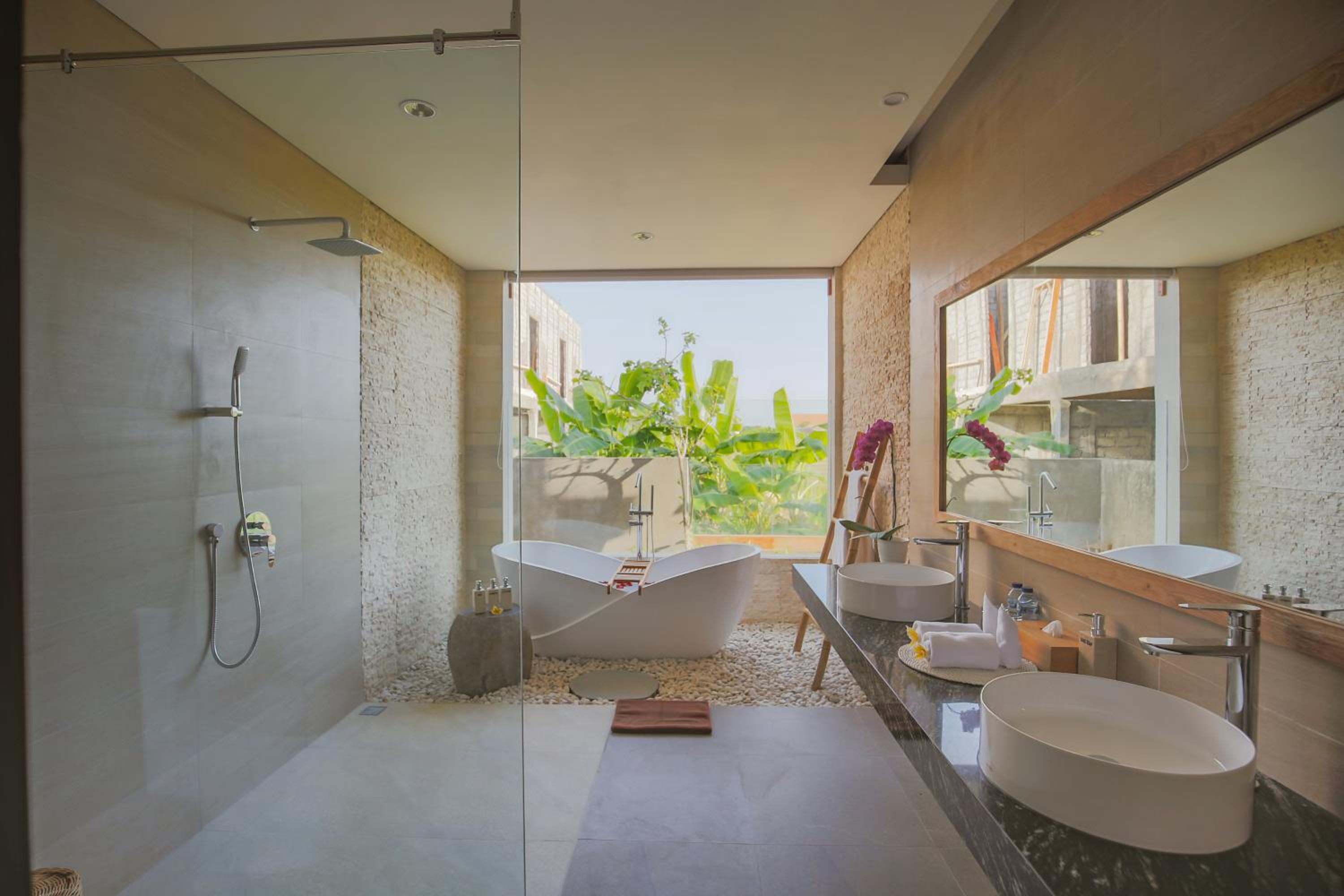 Four-Bedroom Villa with Private Pool - Photo 8