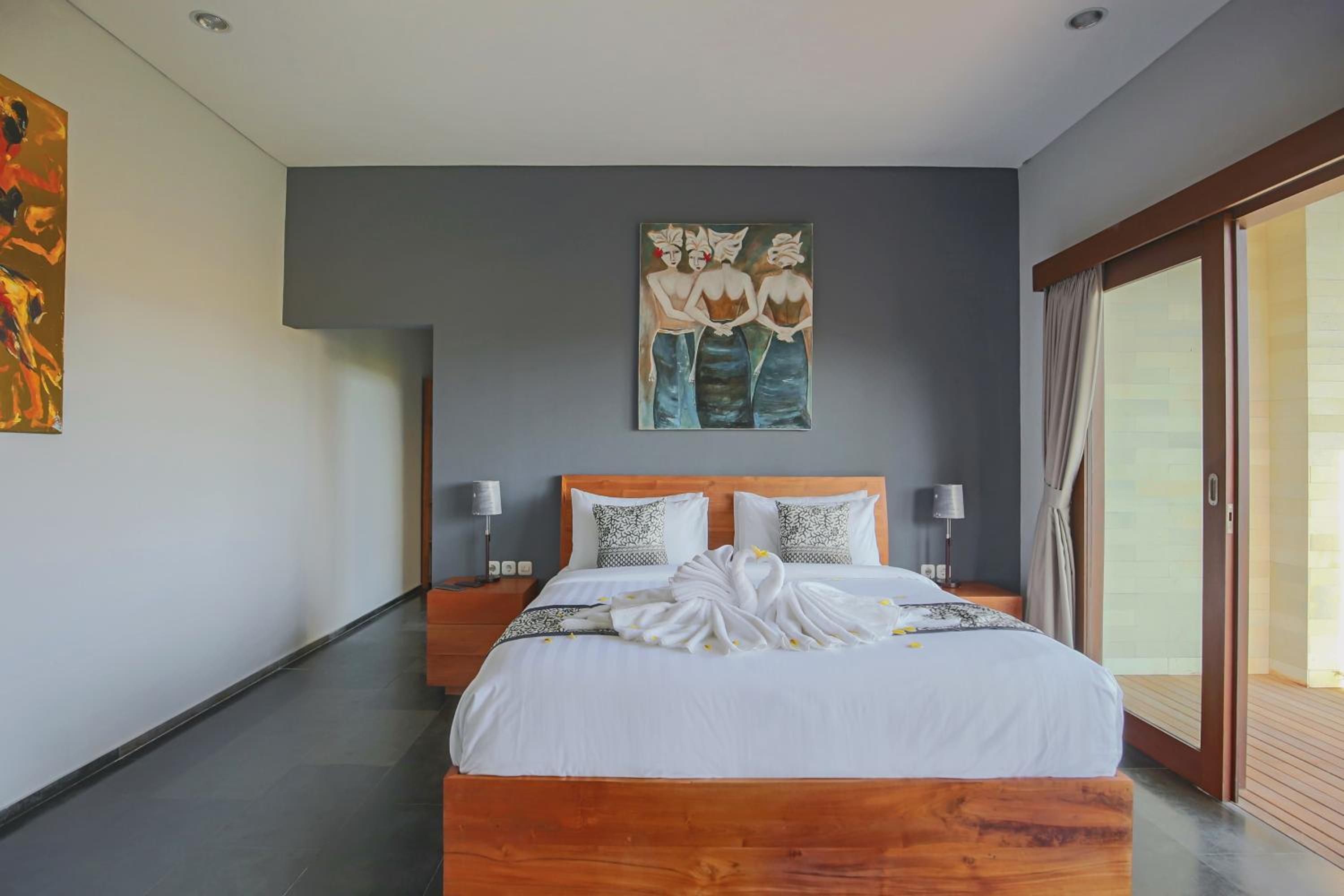 Four-Bedroom Villa with Private Pool - Photo 15