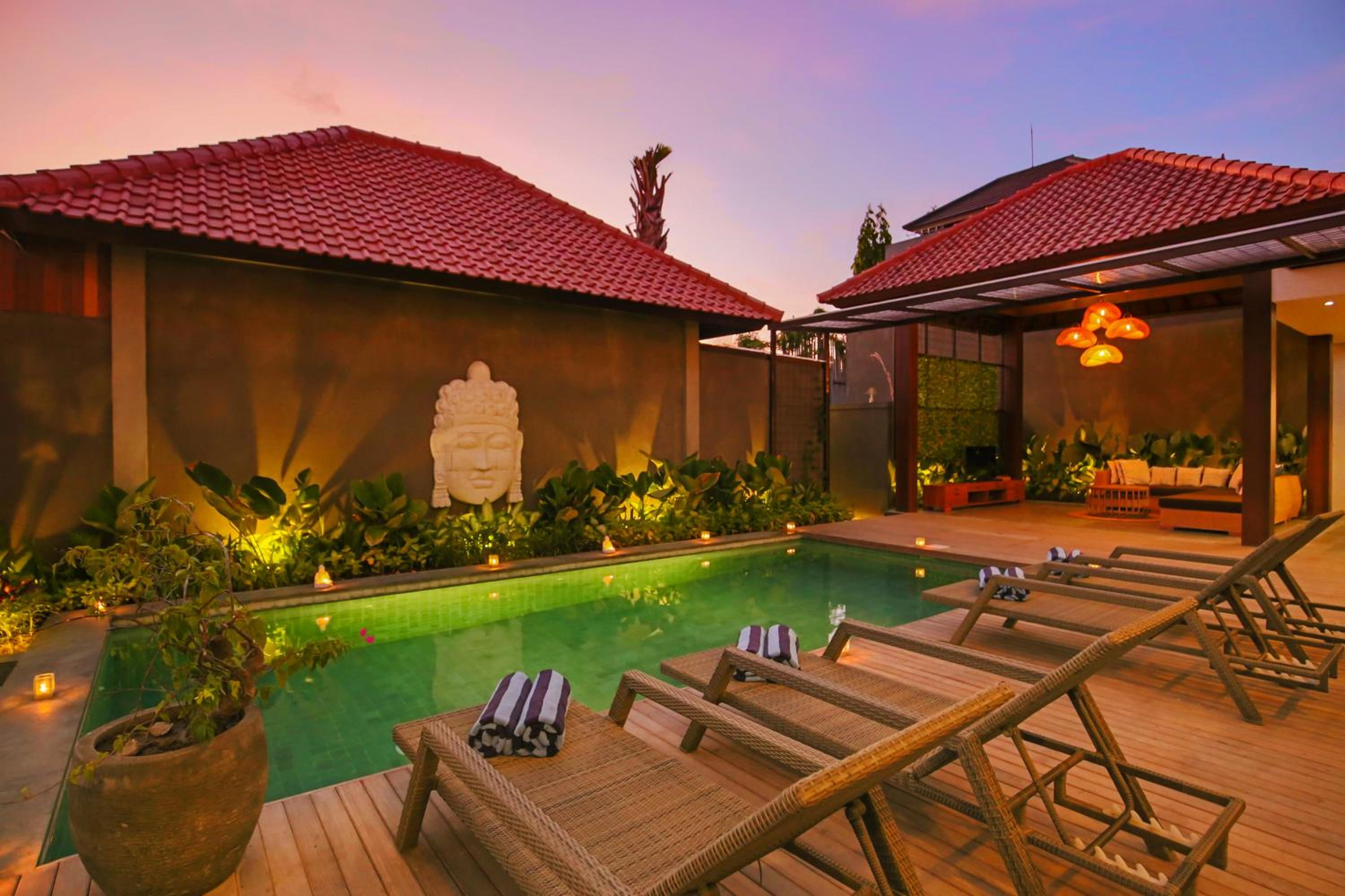 Four-Bedroom Villa with Private Pool - Photo 3