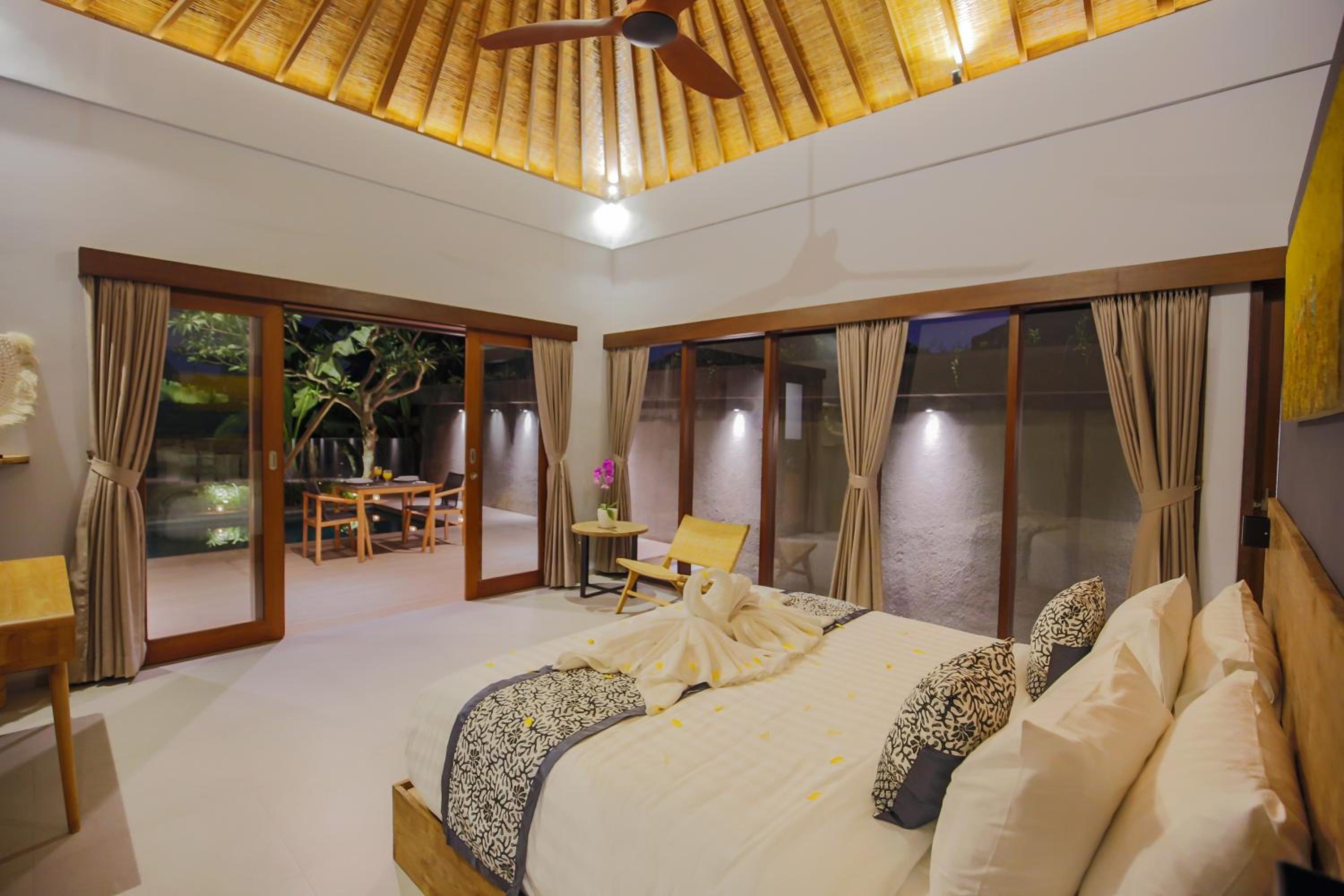 One-Bedroom Villa with Private Pool - Photo 2