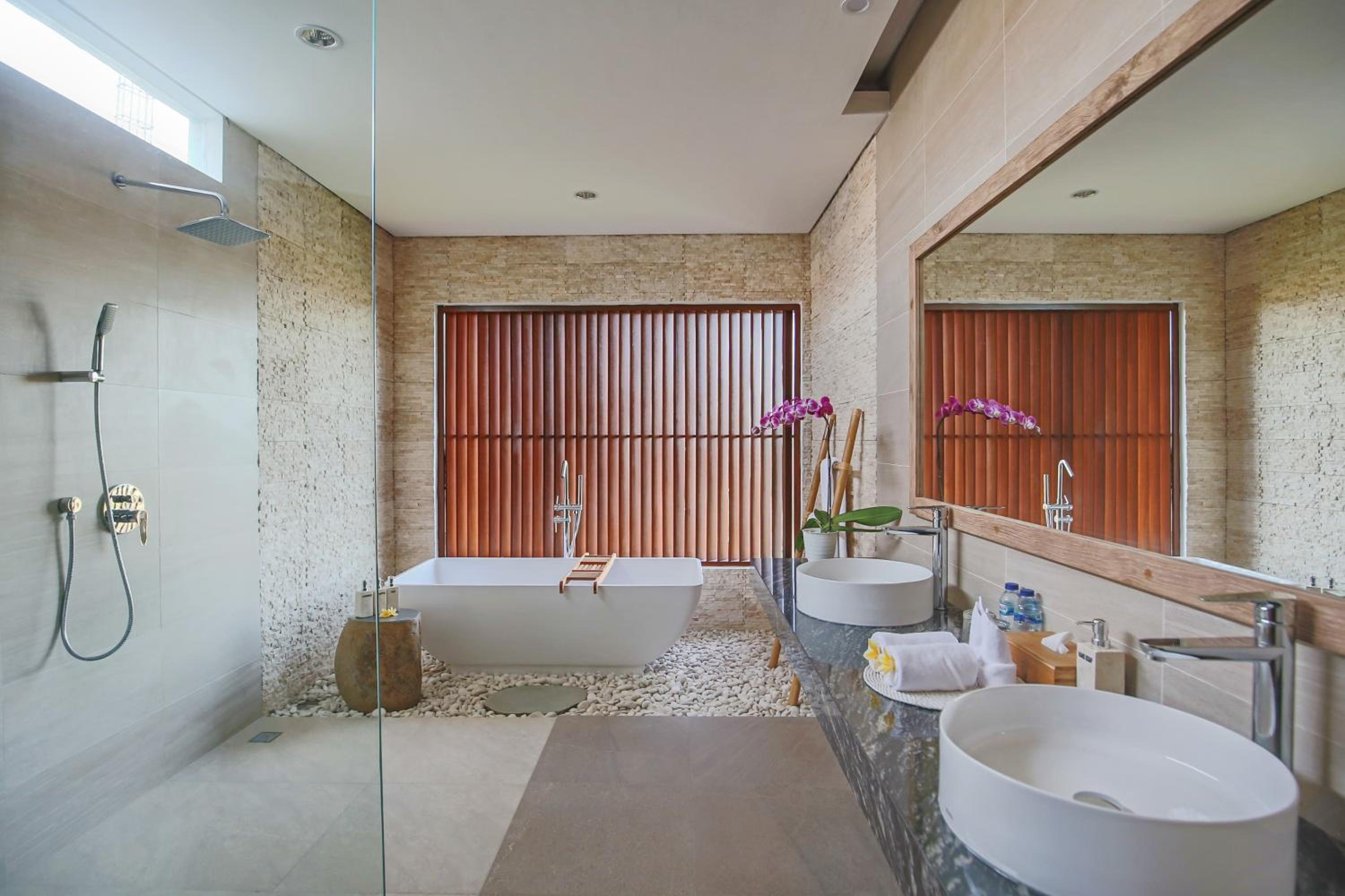 Four-Bedroom Villa with Private Pool - Photo 9