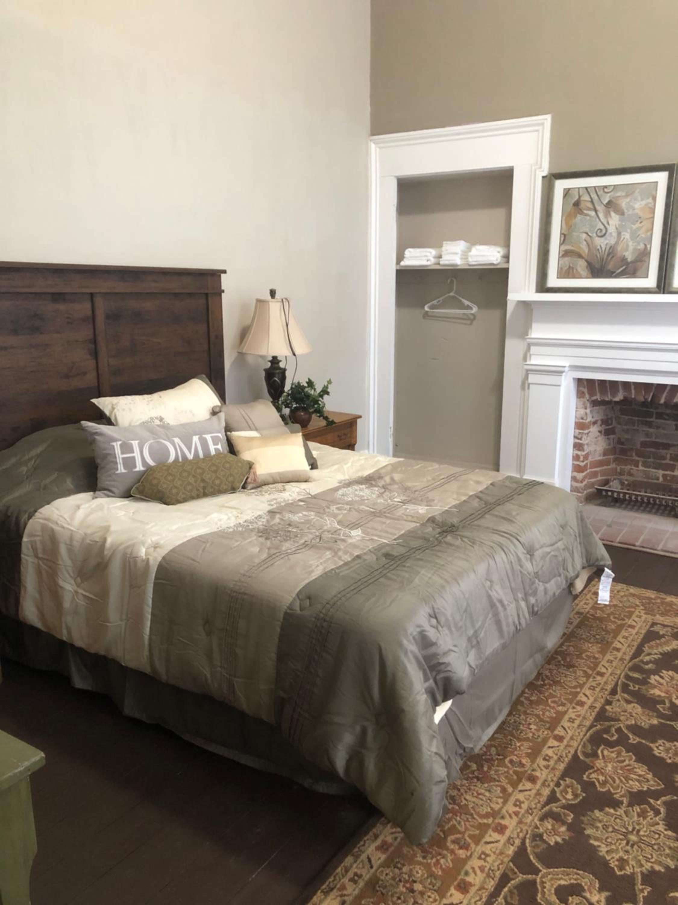 Deluxe King Room photo 1