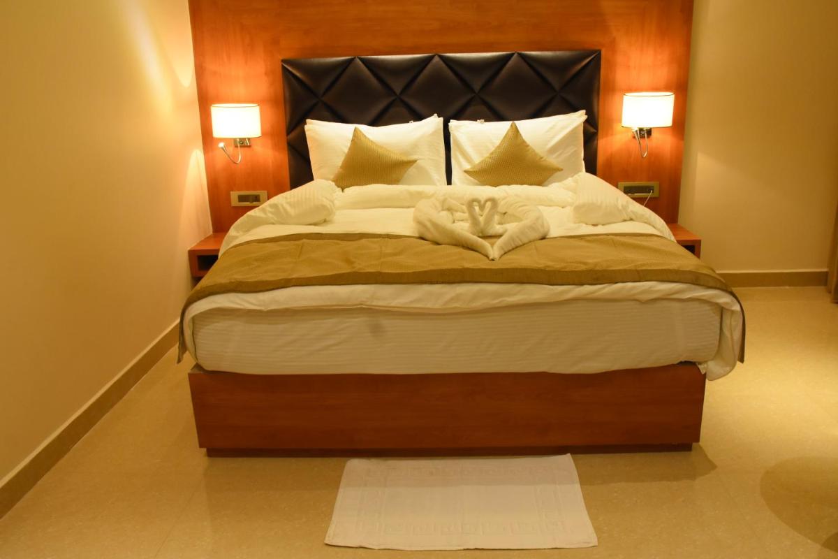 Large Double Room photo 2