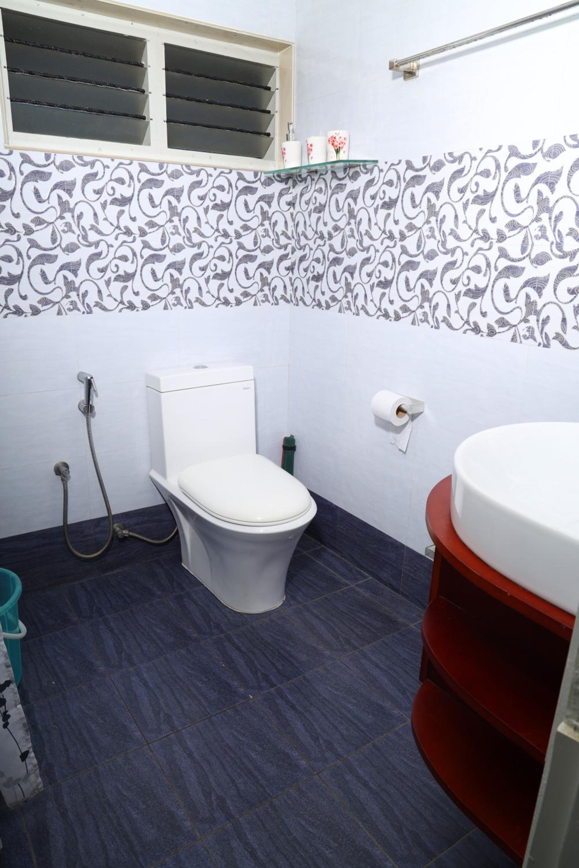 Deluxe Double Room (2 Adults + 1 Child) photo 2