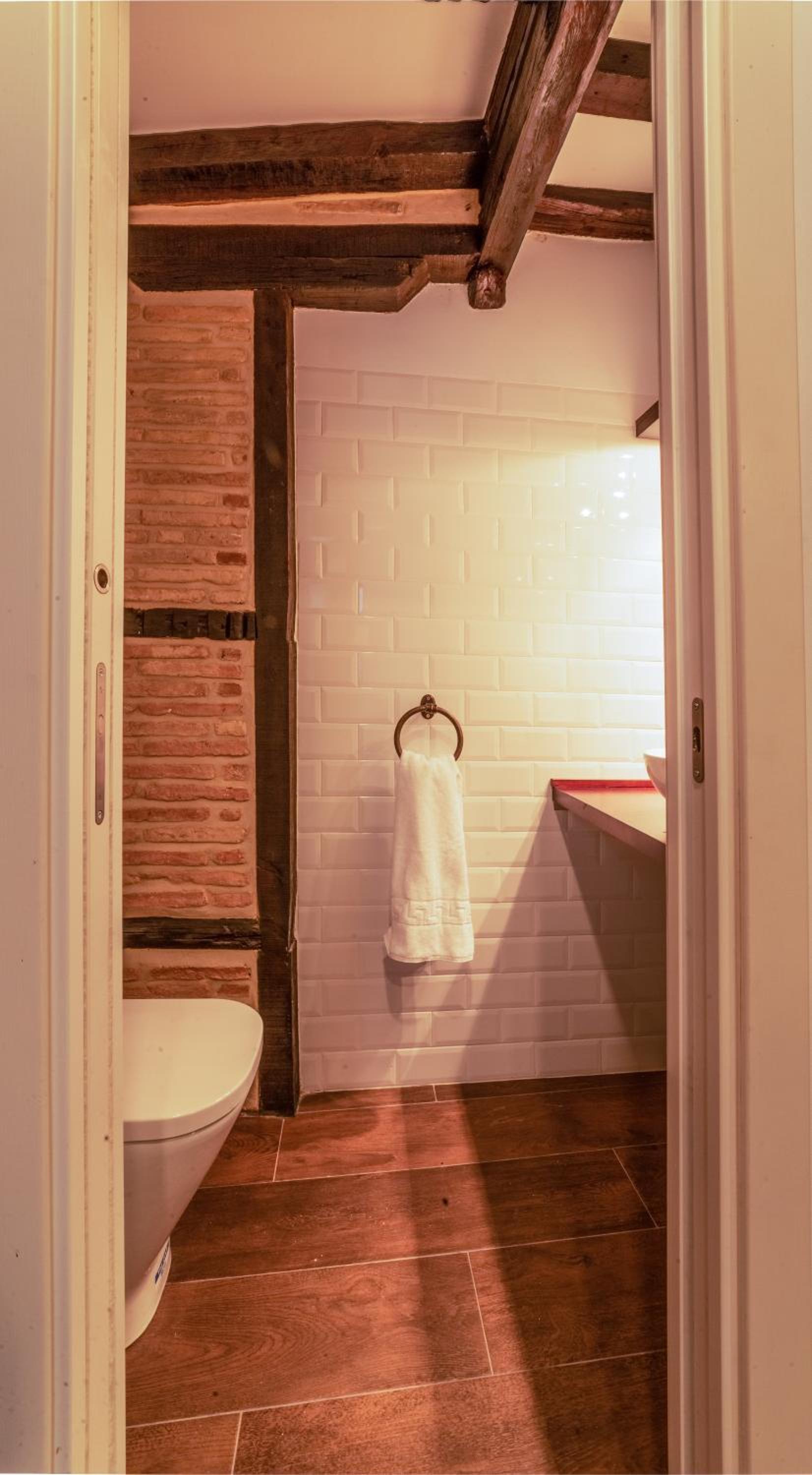 One-Bedroom Apartment - Photo 11