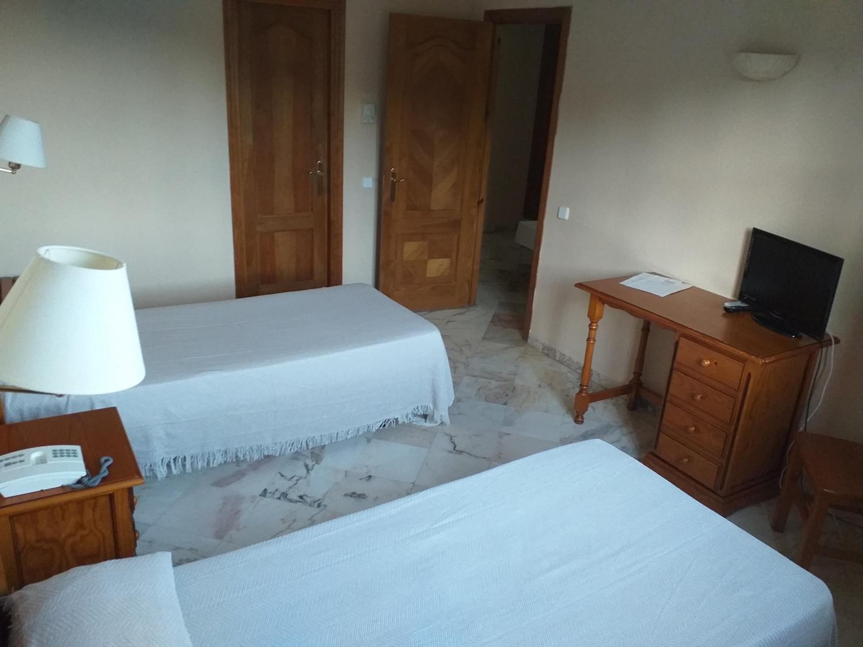 Quadruple Room (4 Adults) photo 3
