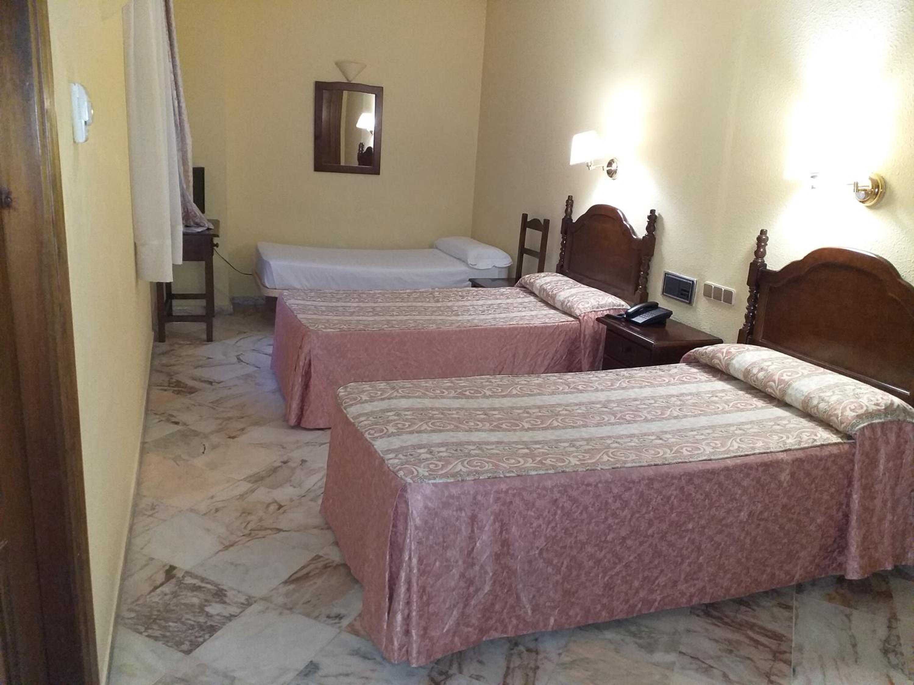 Triple Room - Photo 1