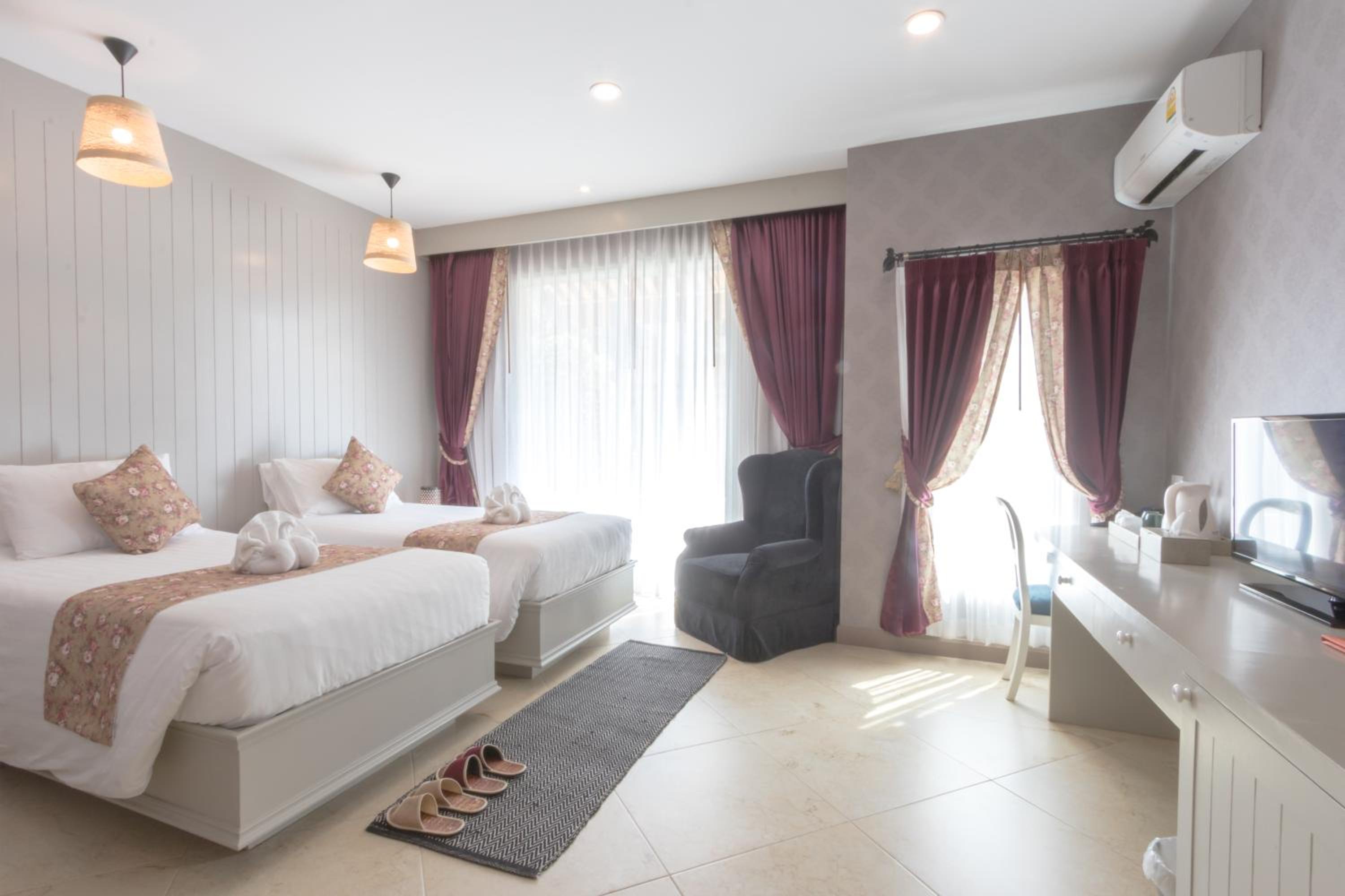 Twin Room with Pool View