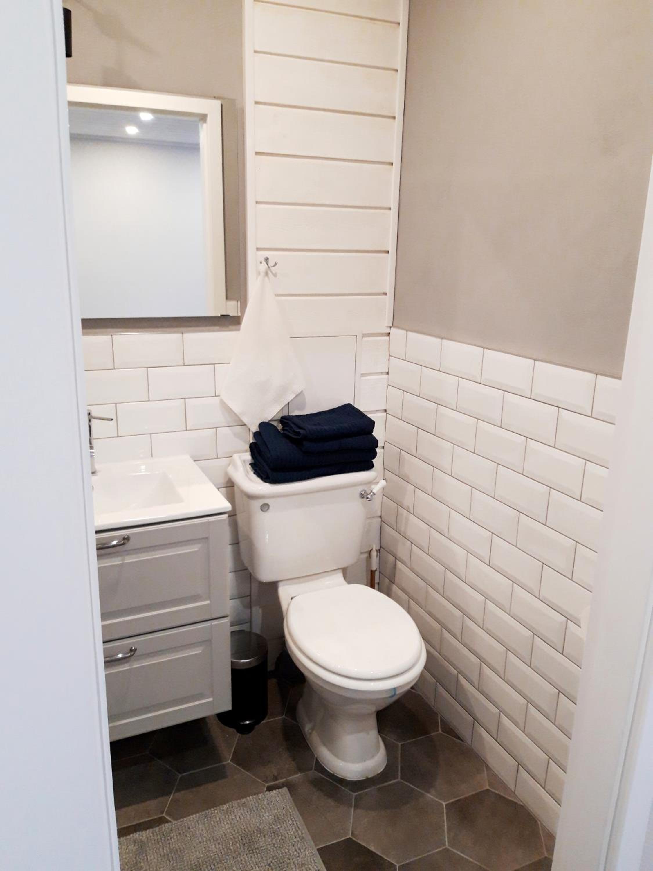 One-Bedroom Apartment - Photo 11