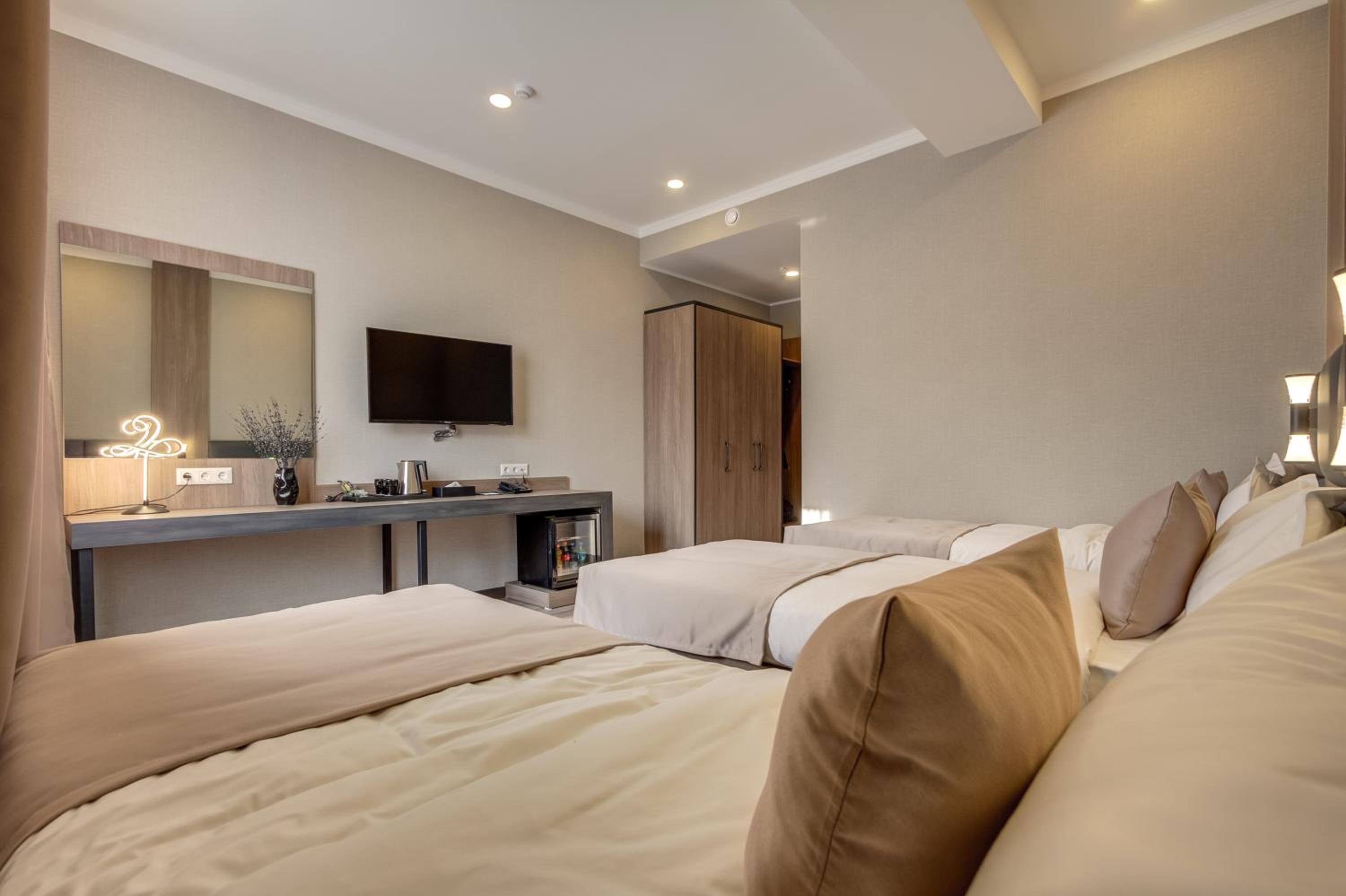 Standard Triple Room - Photo 5