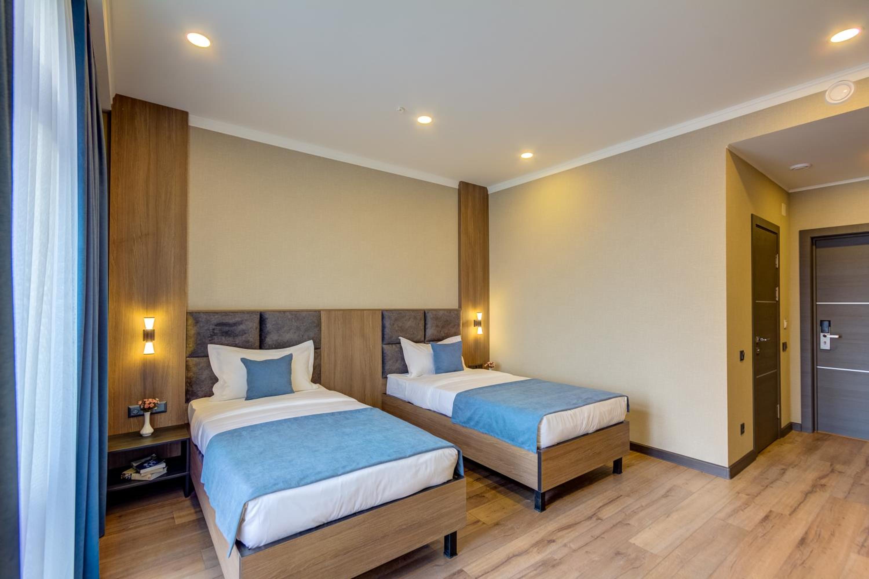Superior Twin Room - Photo 4