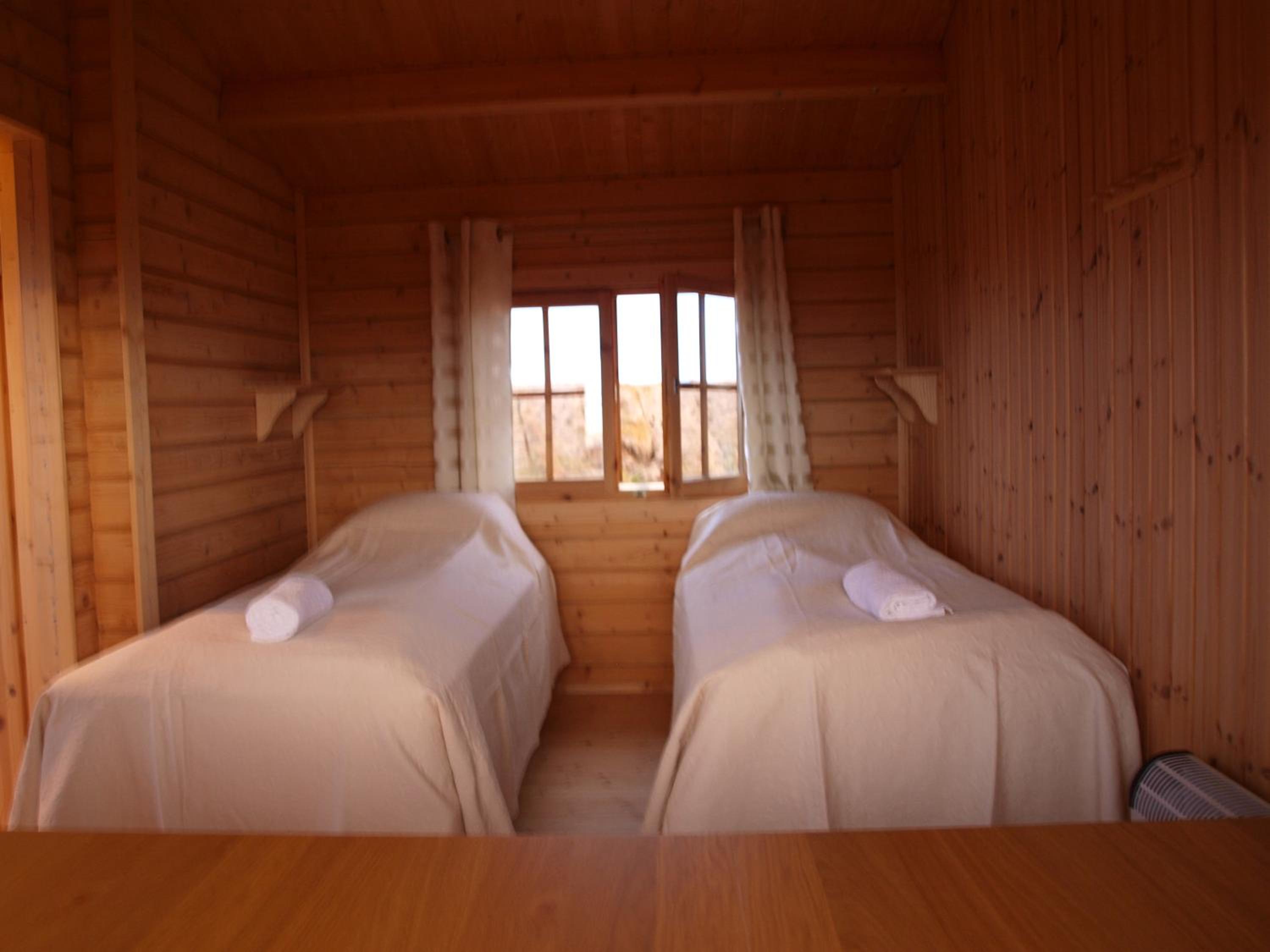 Twin Room with Private Bathroom - Photo 9