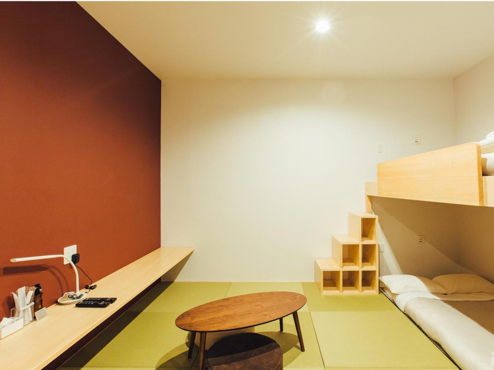 Japanese-Style Room with Twin Bunk Beds - Male Only photo 2