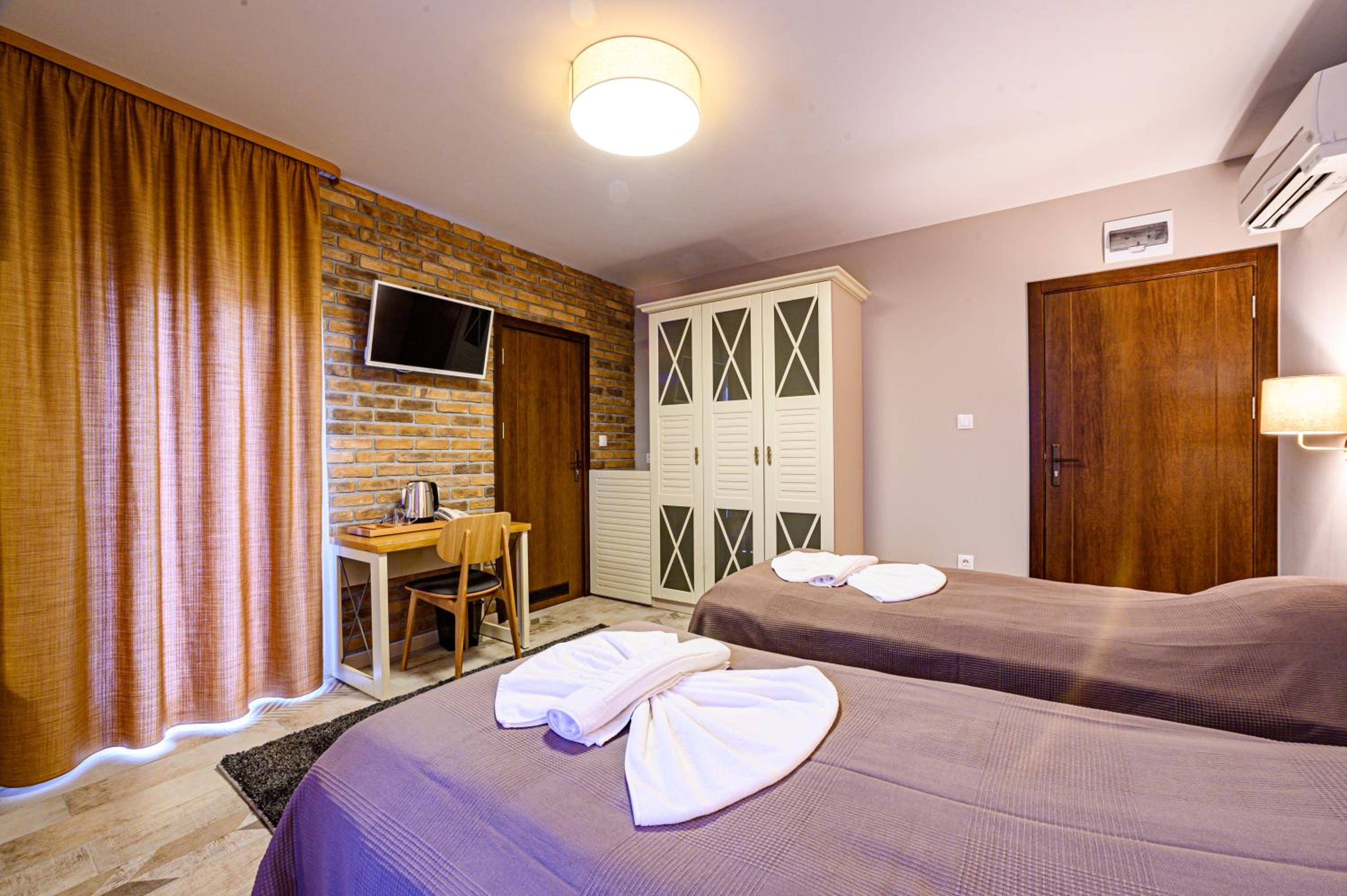 Deluxe Twin Room - Photo 4