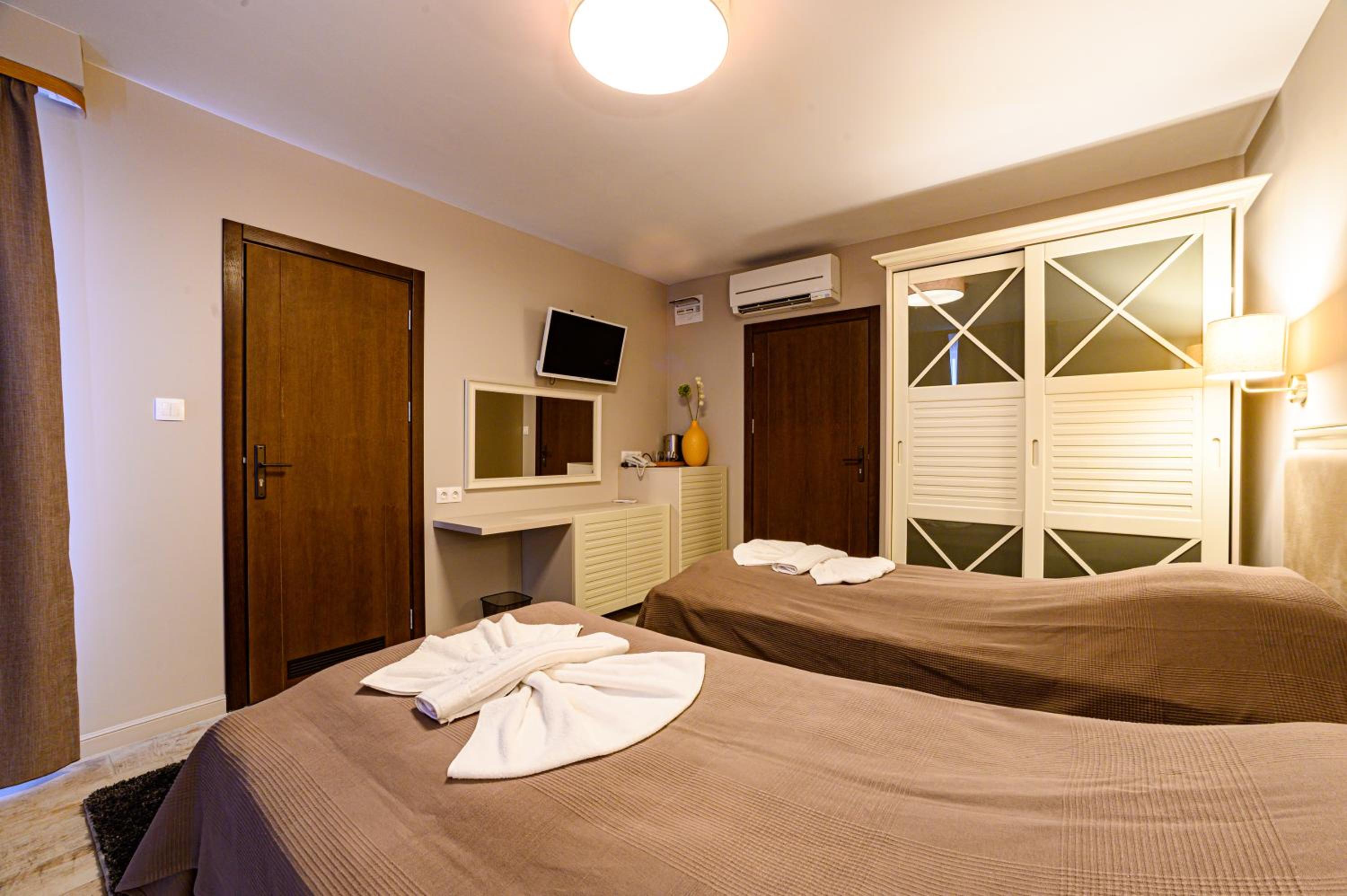 Deluxe Twin Room - Photo 1