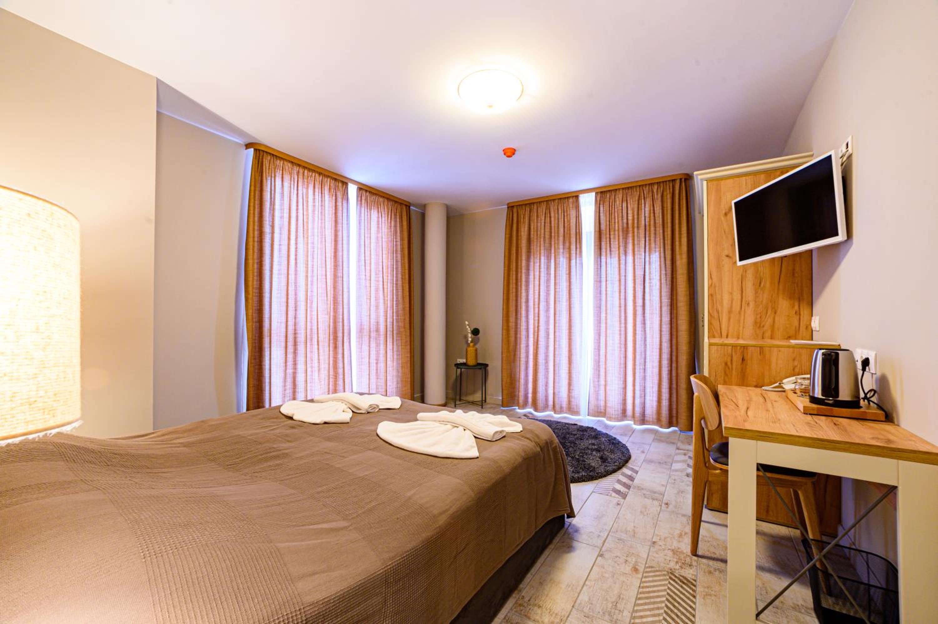 Deluxe Double Room - Photo 6