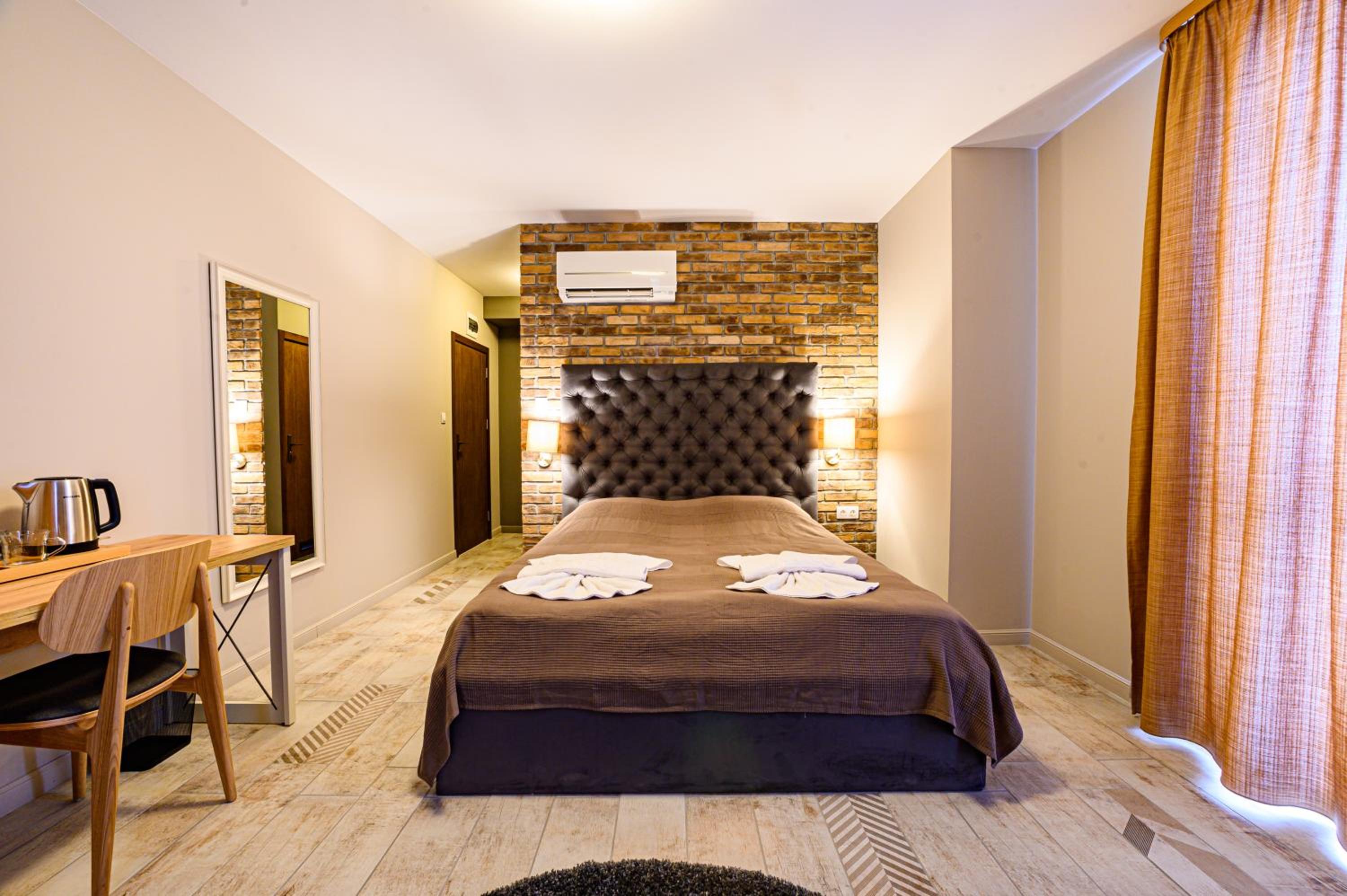 Deluxe Double Room - Photo 10