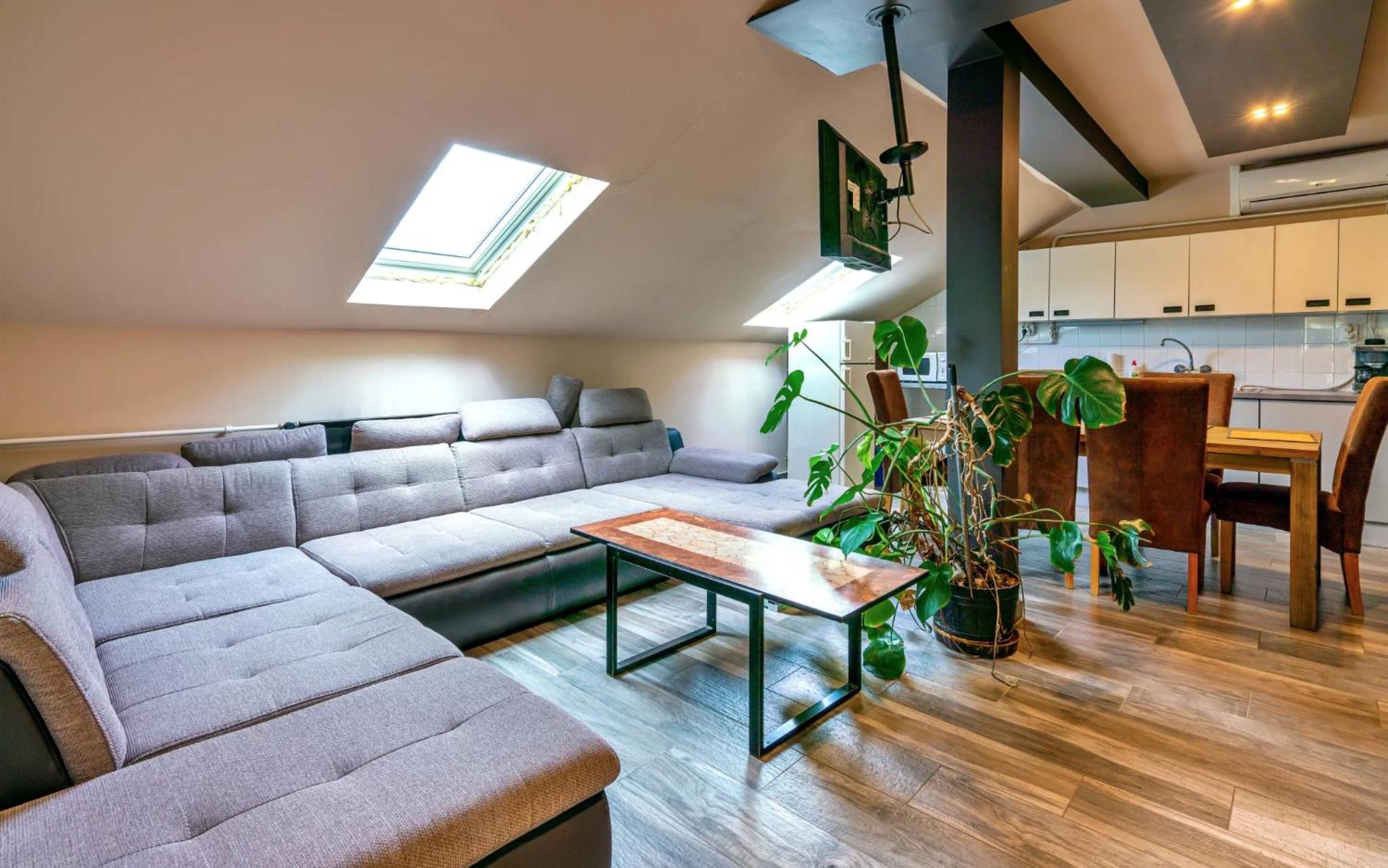 One-Bedroom Apartment - Photo 7