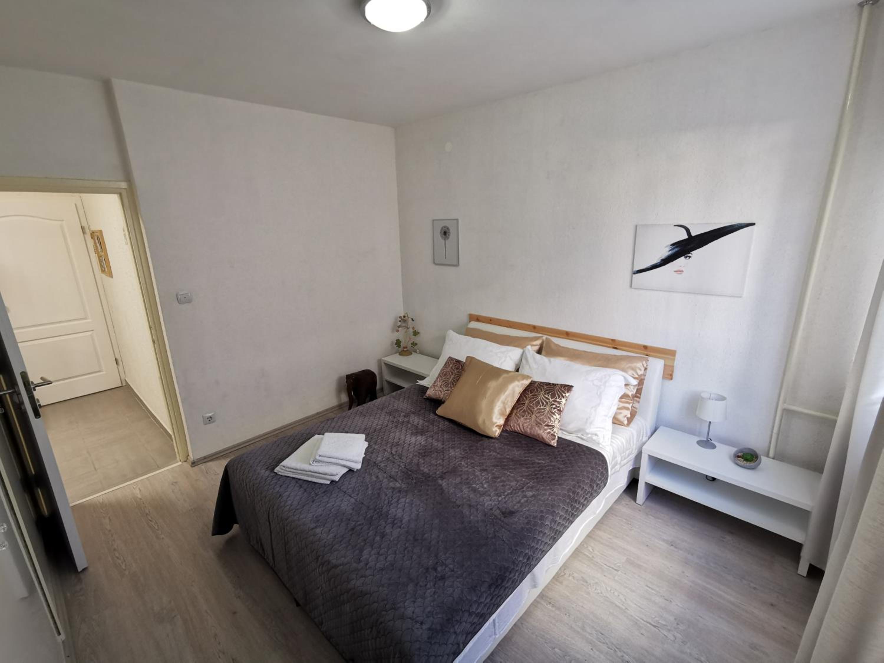 One-Bedroom Apartment - Photo 20