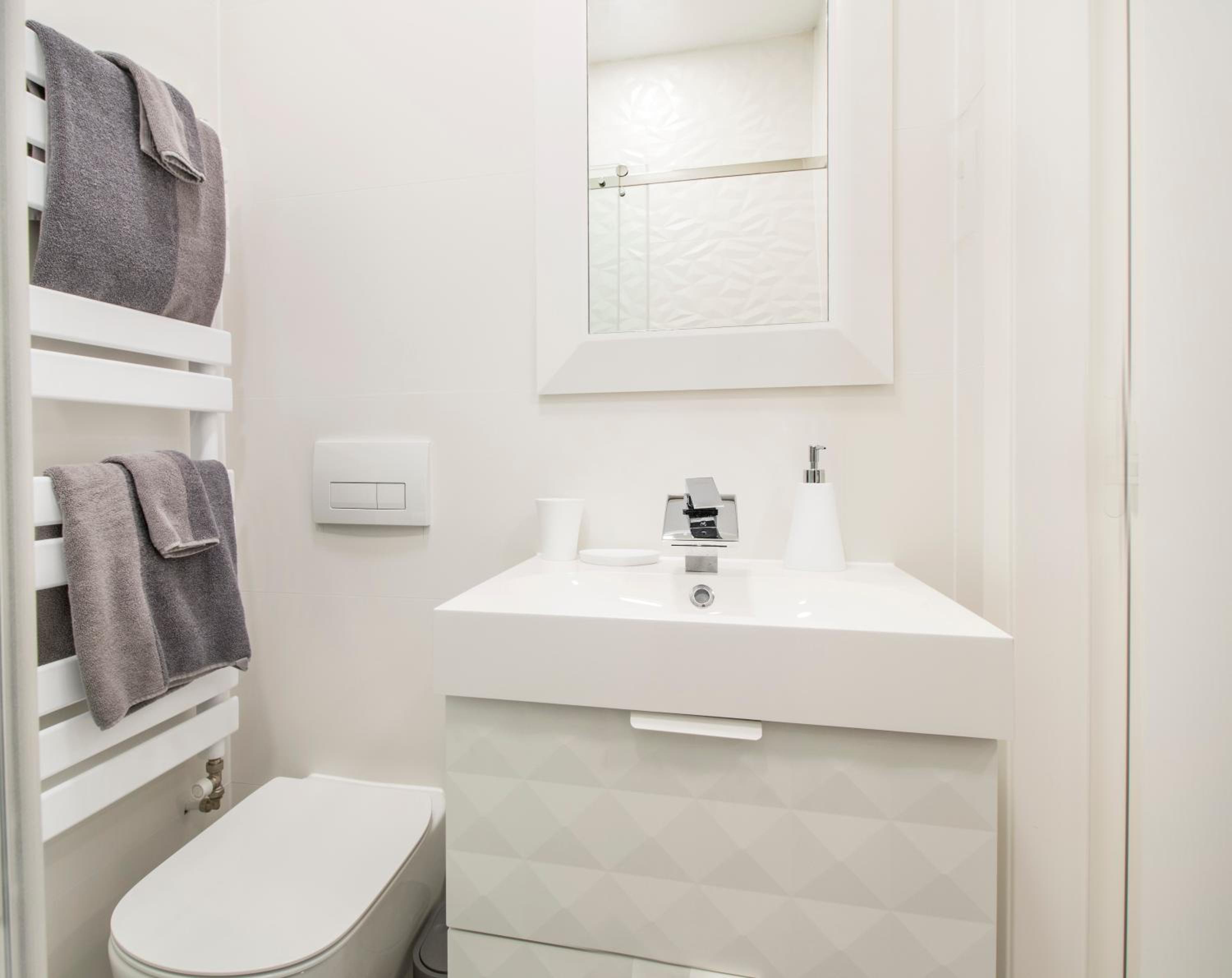 Studio Apartment - Photo 4