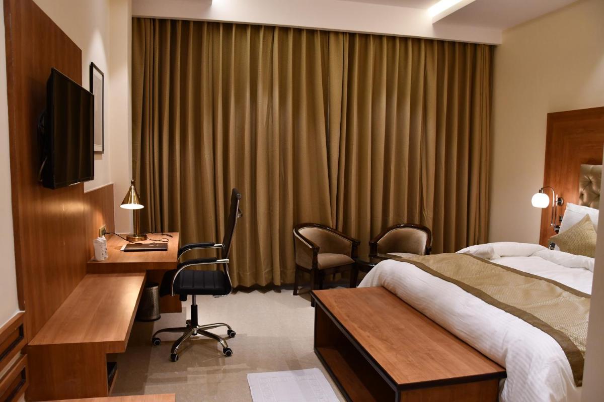 Large Double Room