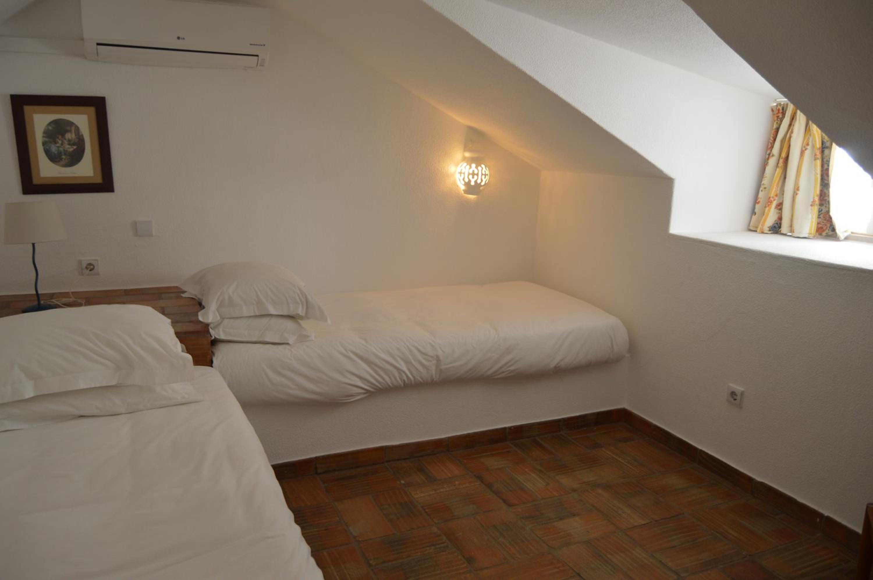 One-Bedroom Apartment - Photo 4