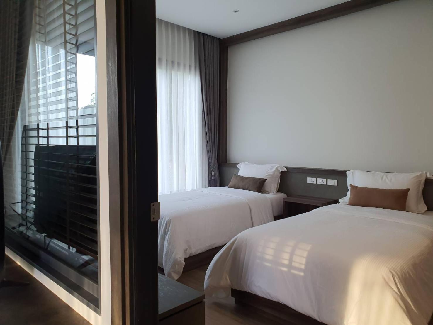 Large Double or Twin Room - Photo 10