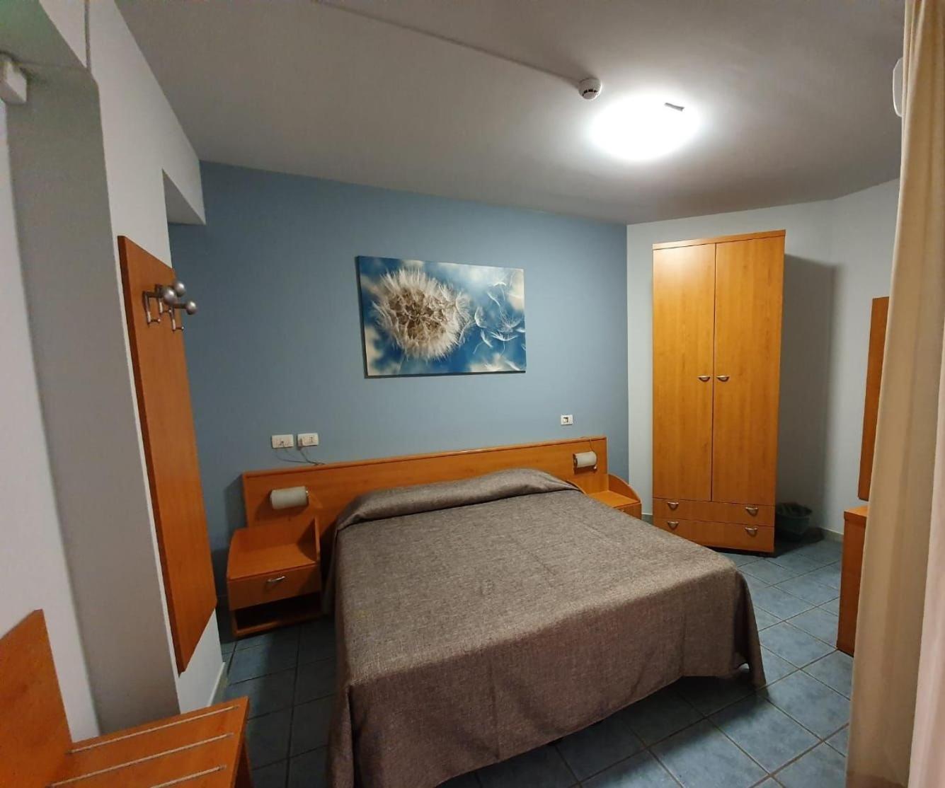 Economy Double Room photo 1