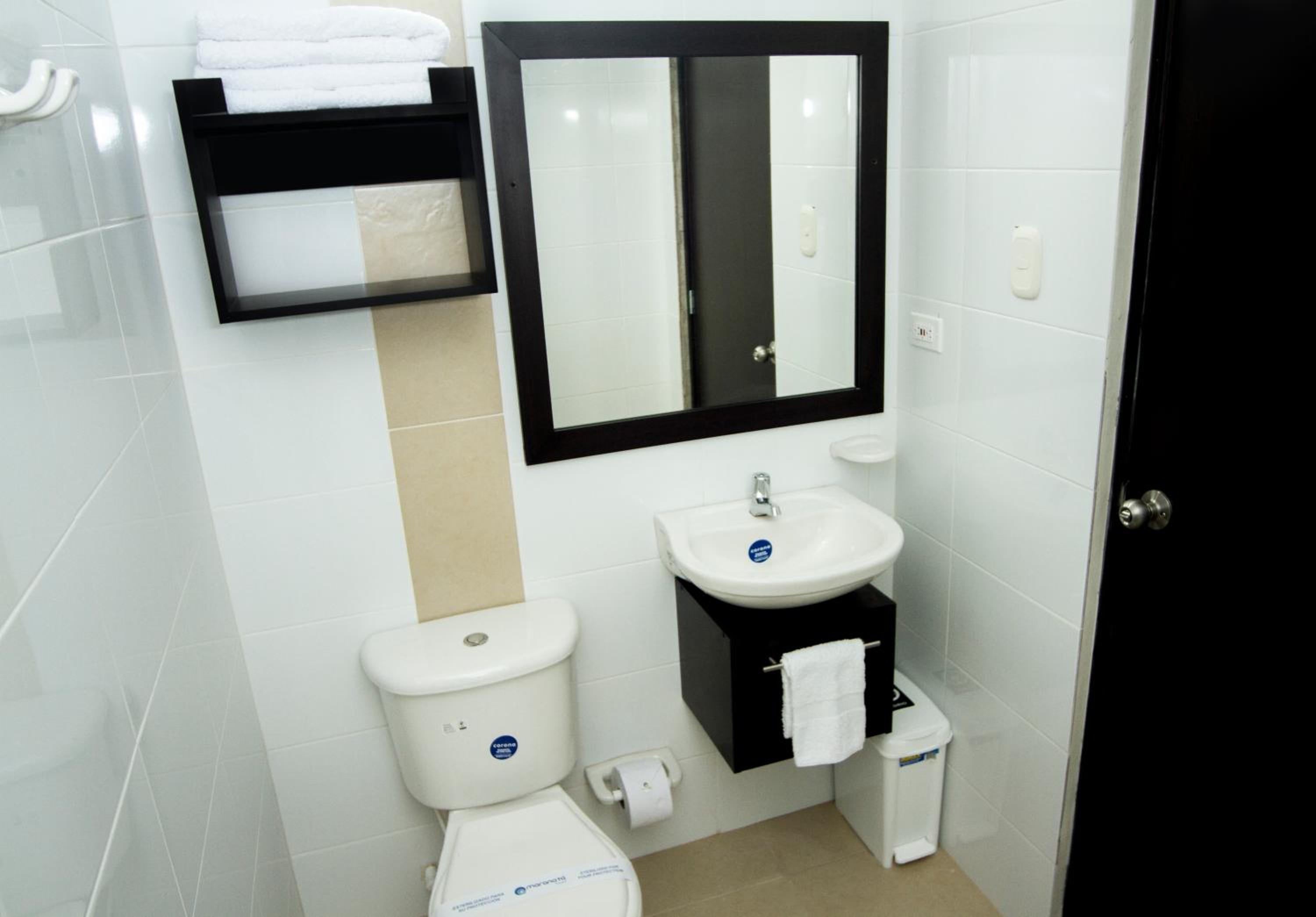 Standard King Room photo 3