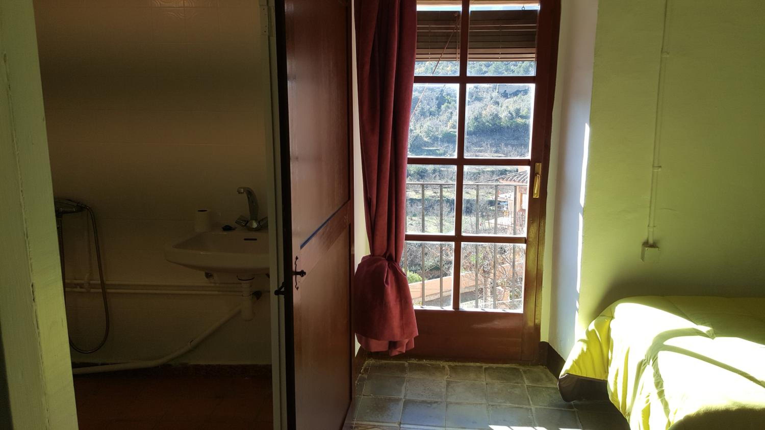 Double Room - Disability Access - Photo 4