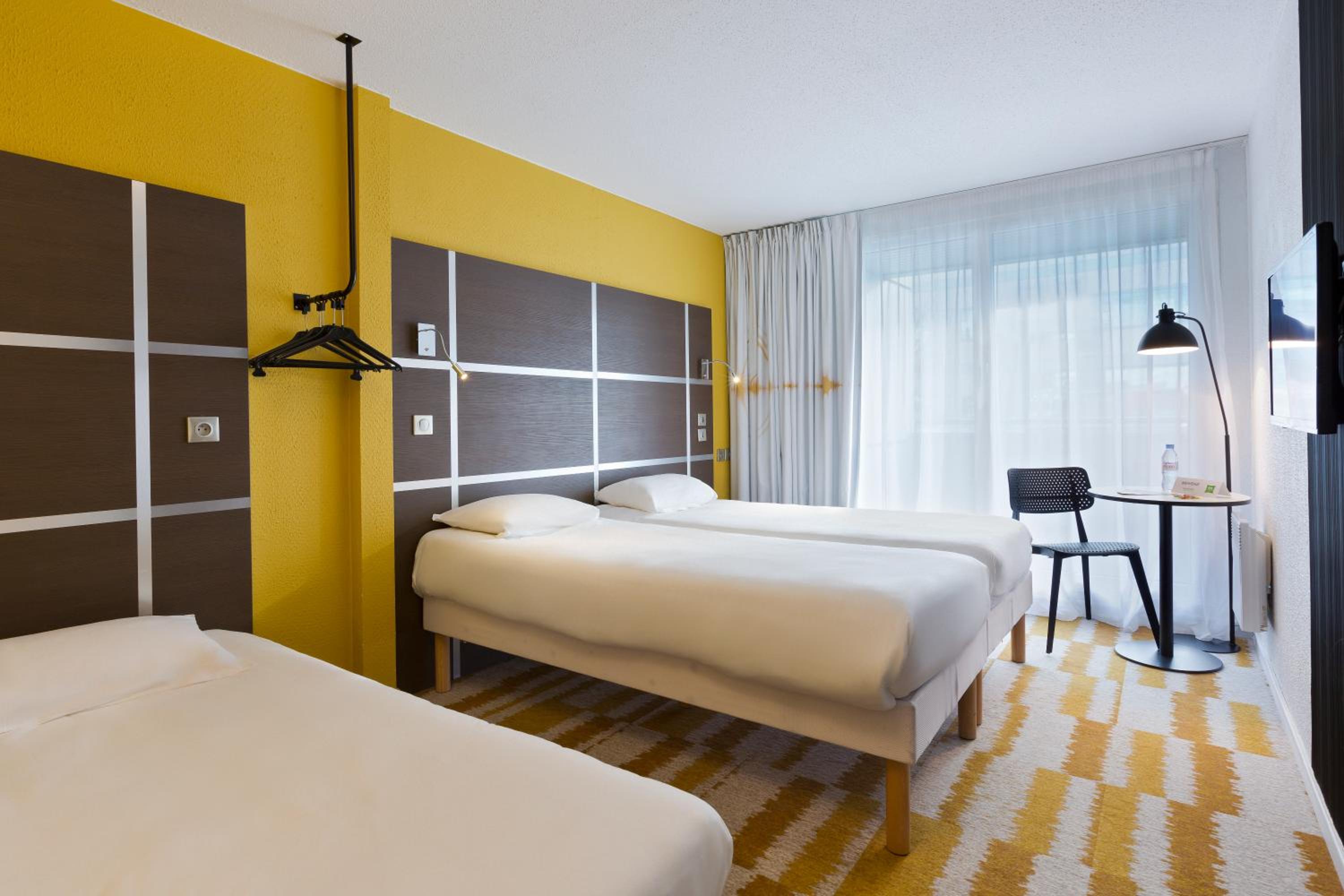 Standard Room With Three Single Beds