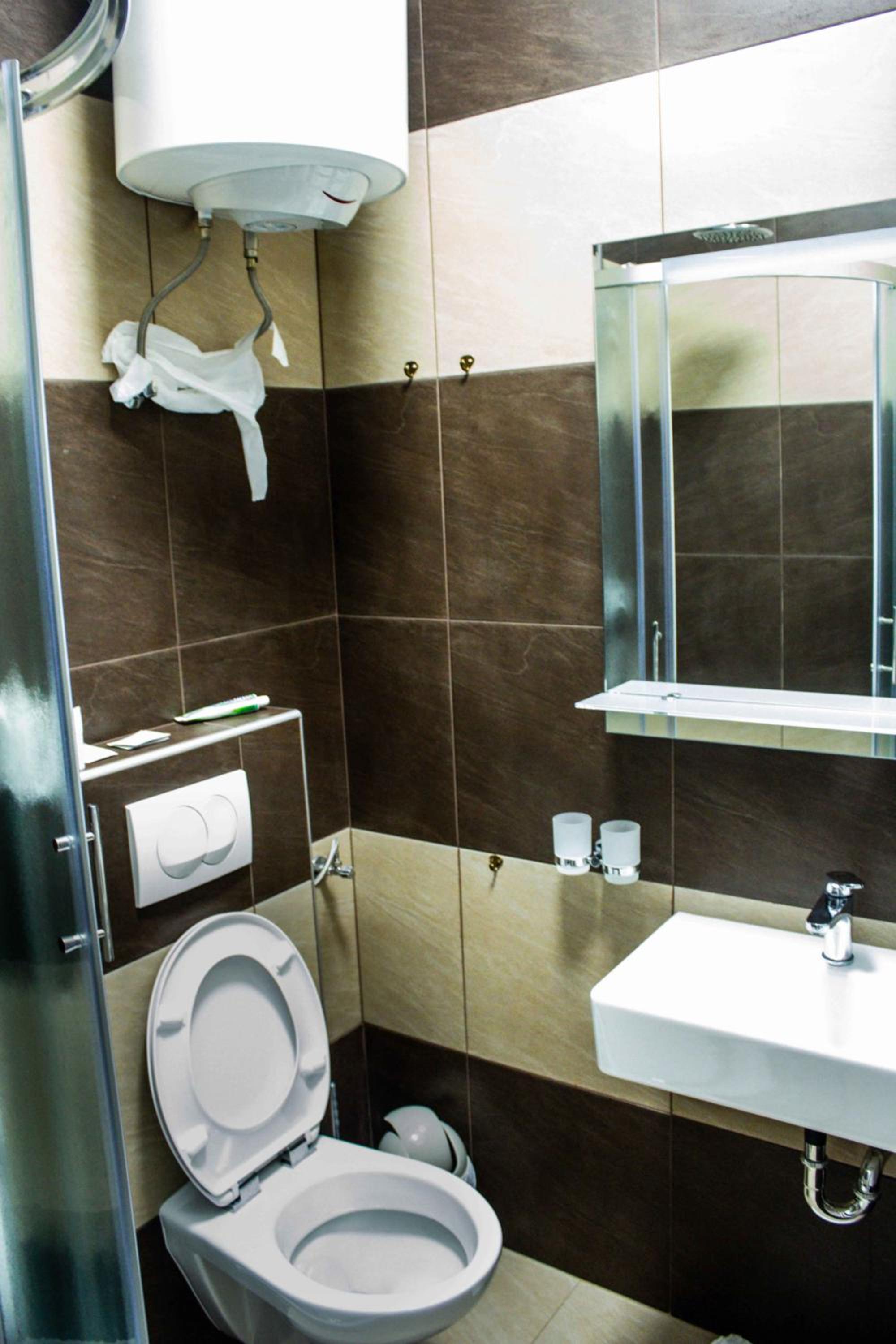 Deluxe Double or Twin Room - Photo 8