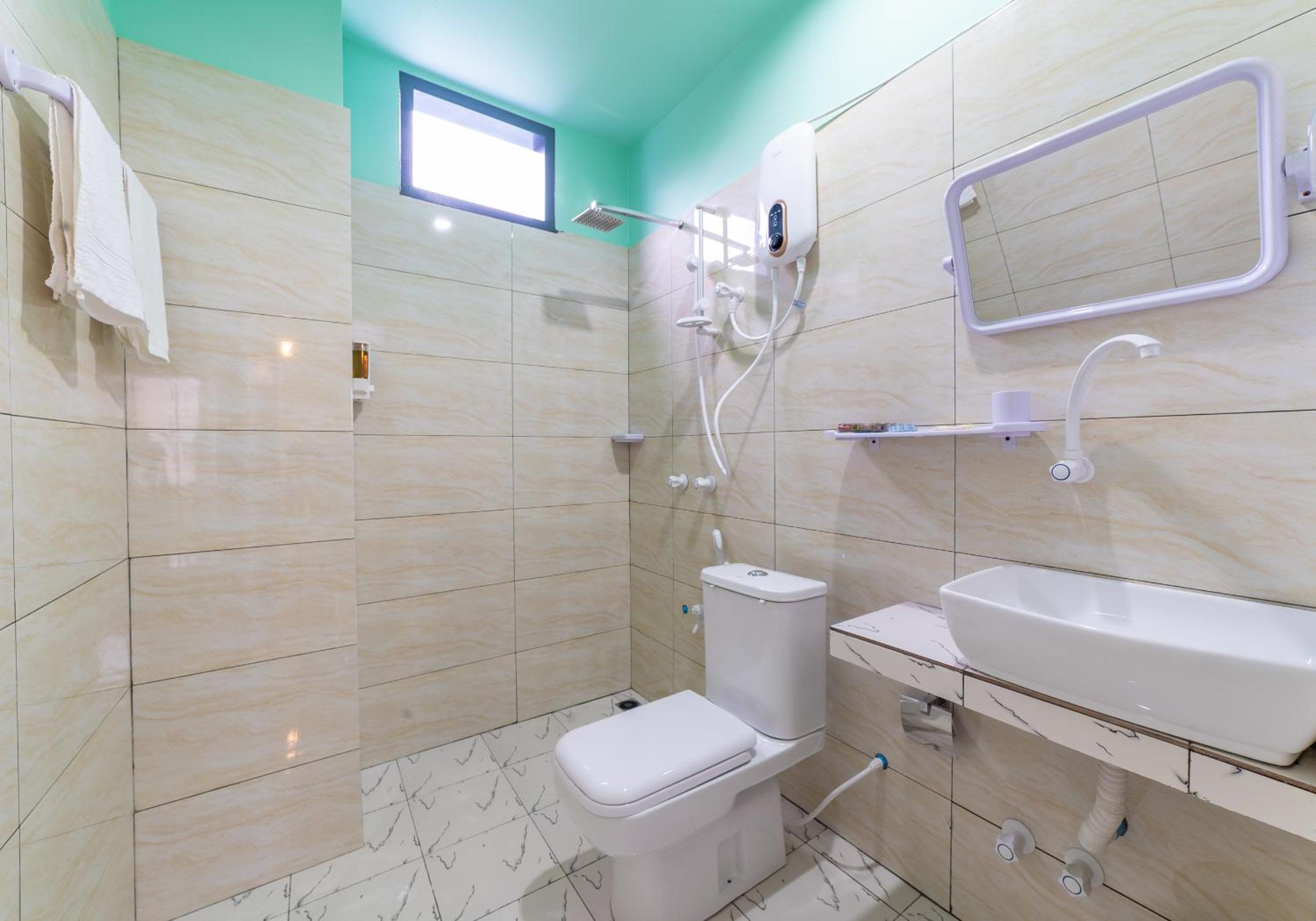 Superior Queen Room (10% Off On Excursions, Food & Beverages) photo 3