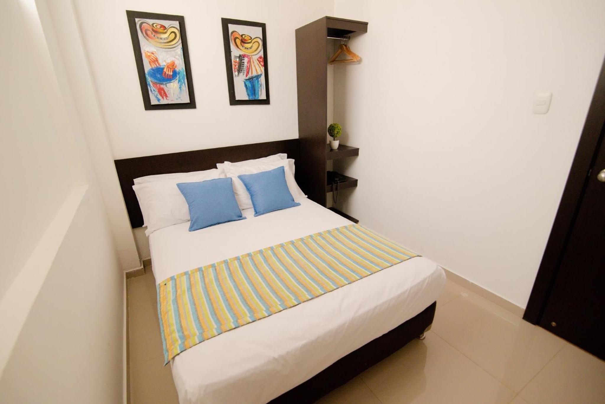 Standard King Room photo 2