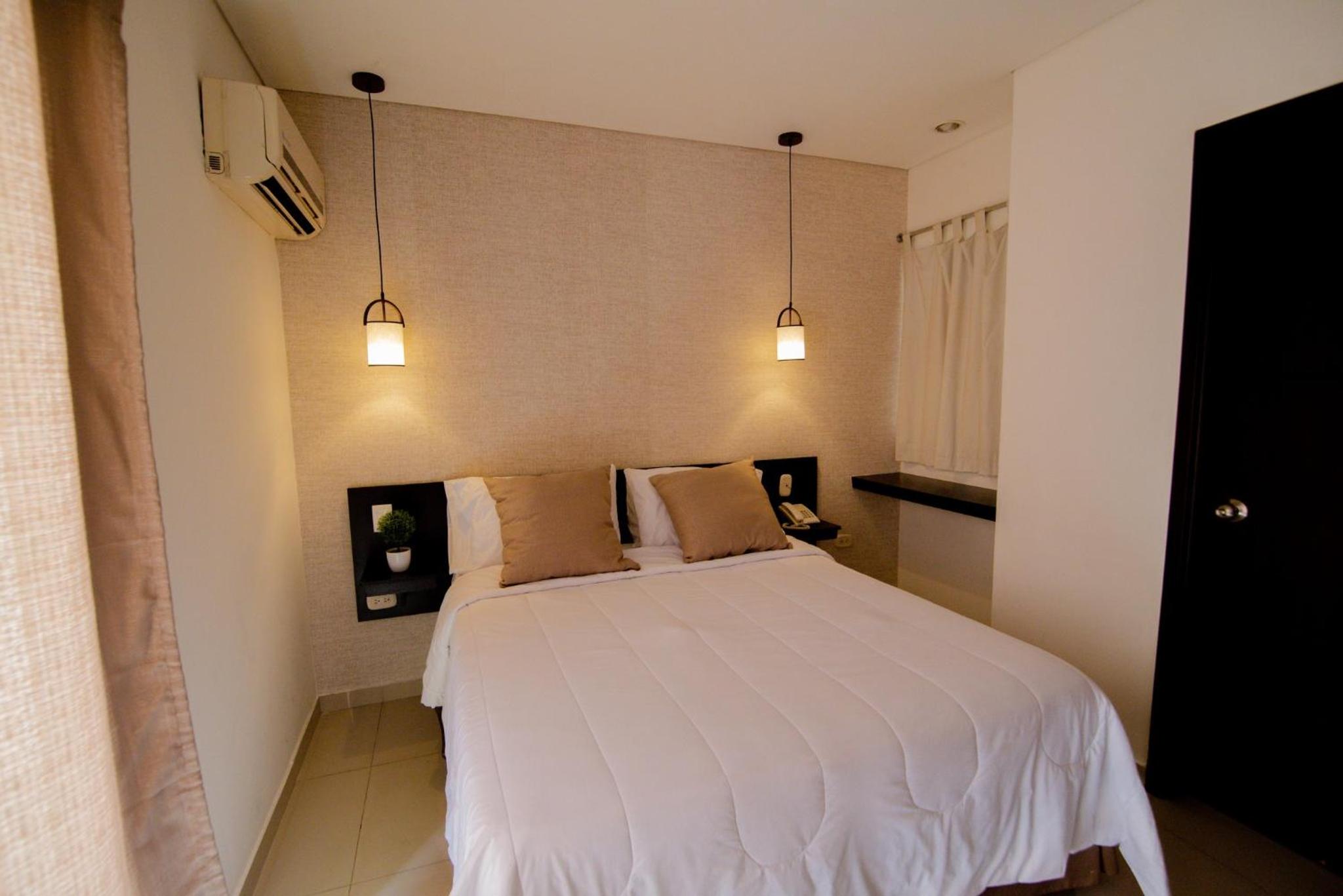 Deluxe King Room photo 1