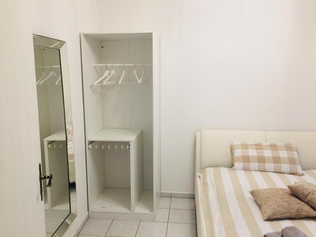 One-Bedroom Apartment - Photo 6