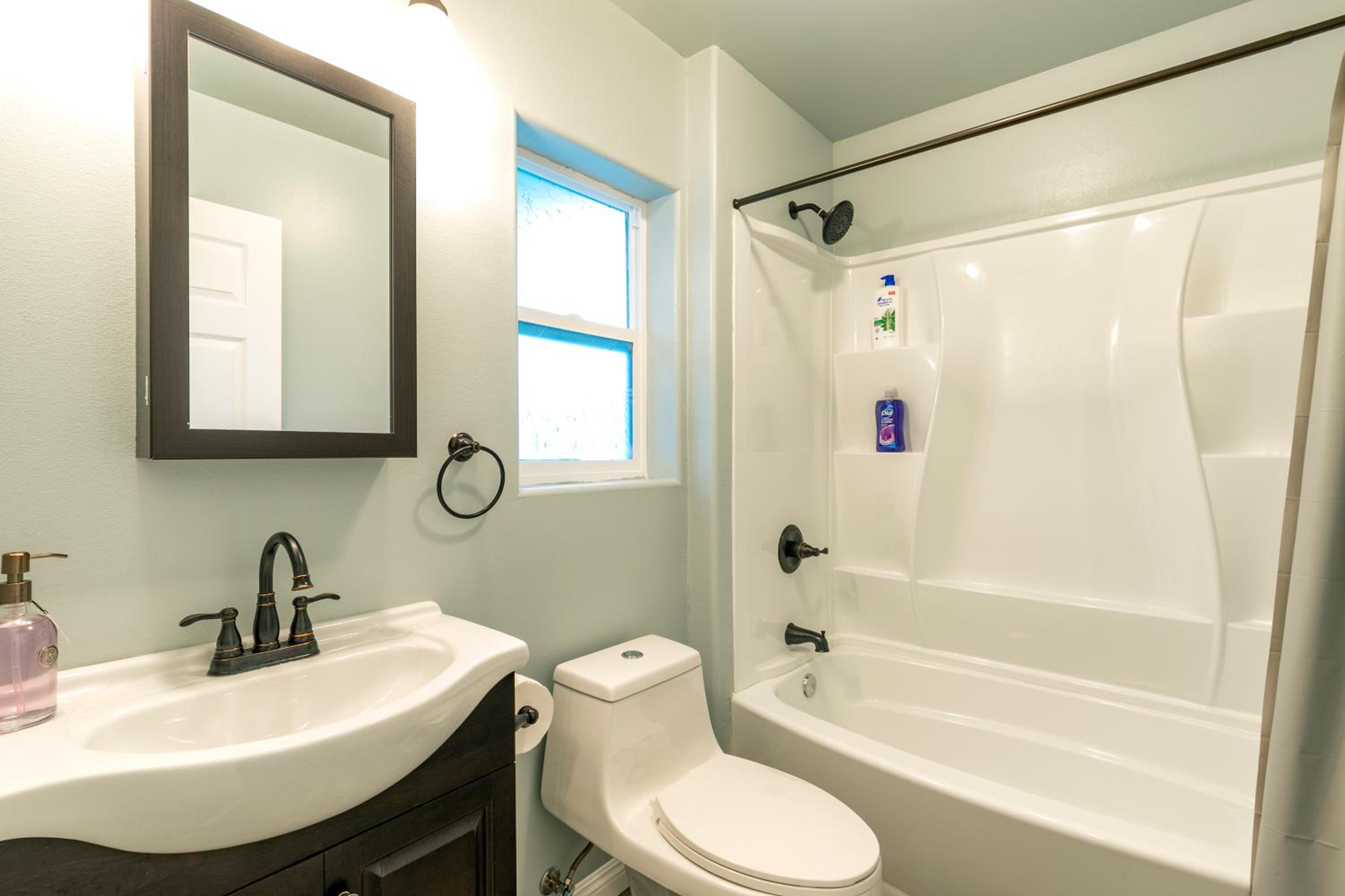 Deluxe Double Room with Balcony - Photo 5