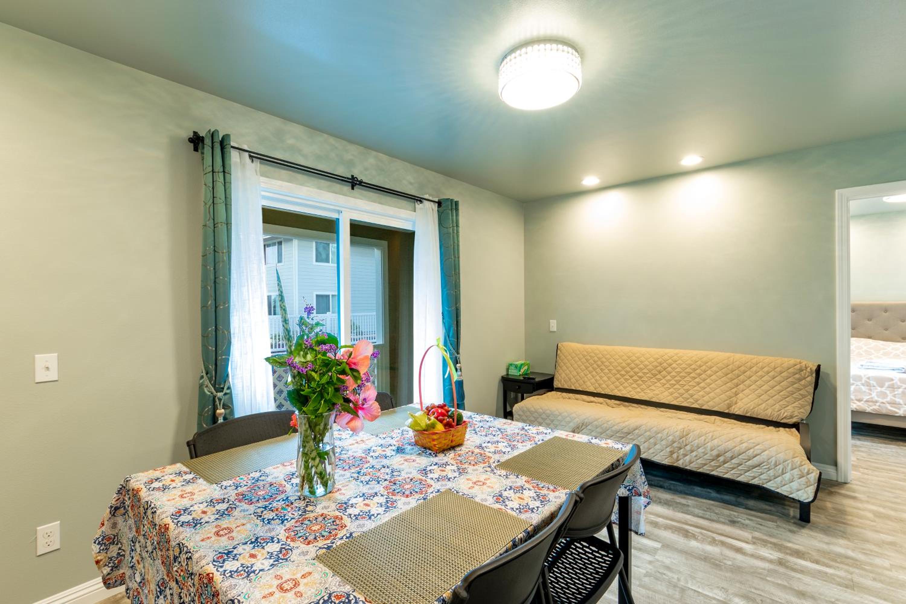 Two-Bedroom Apartment - Photo 25