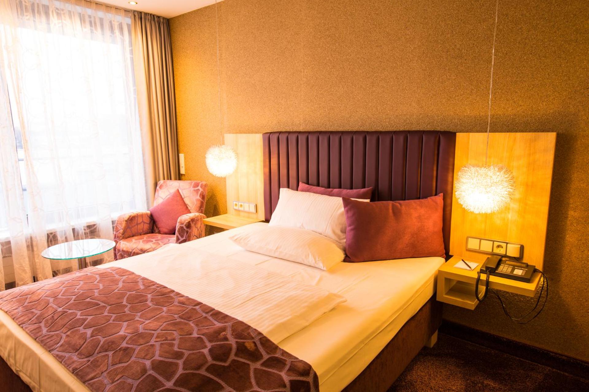 Penthouse Room - Photo 12