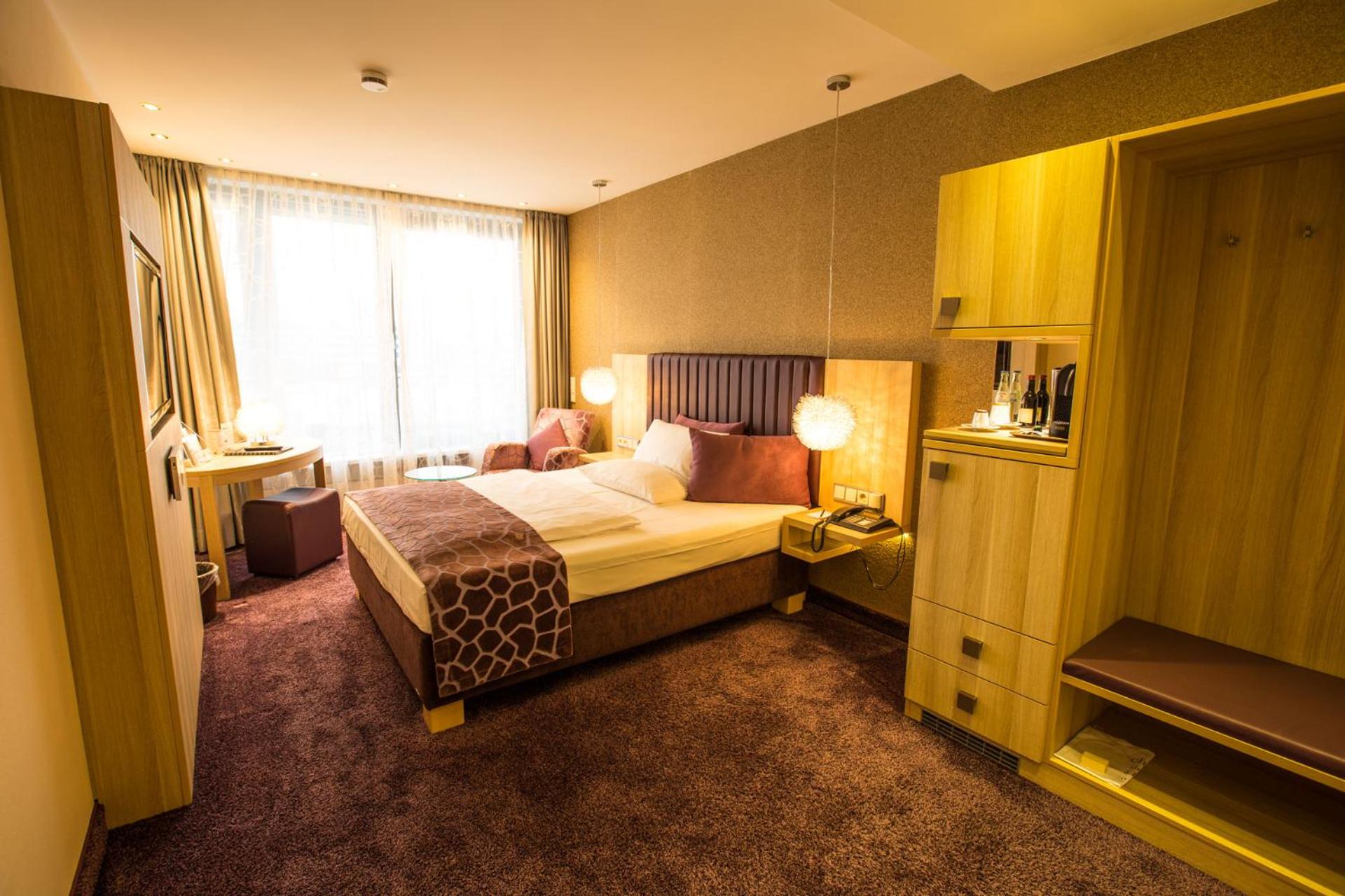 Penthouse Room - Photo 7