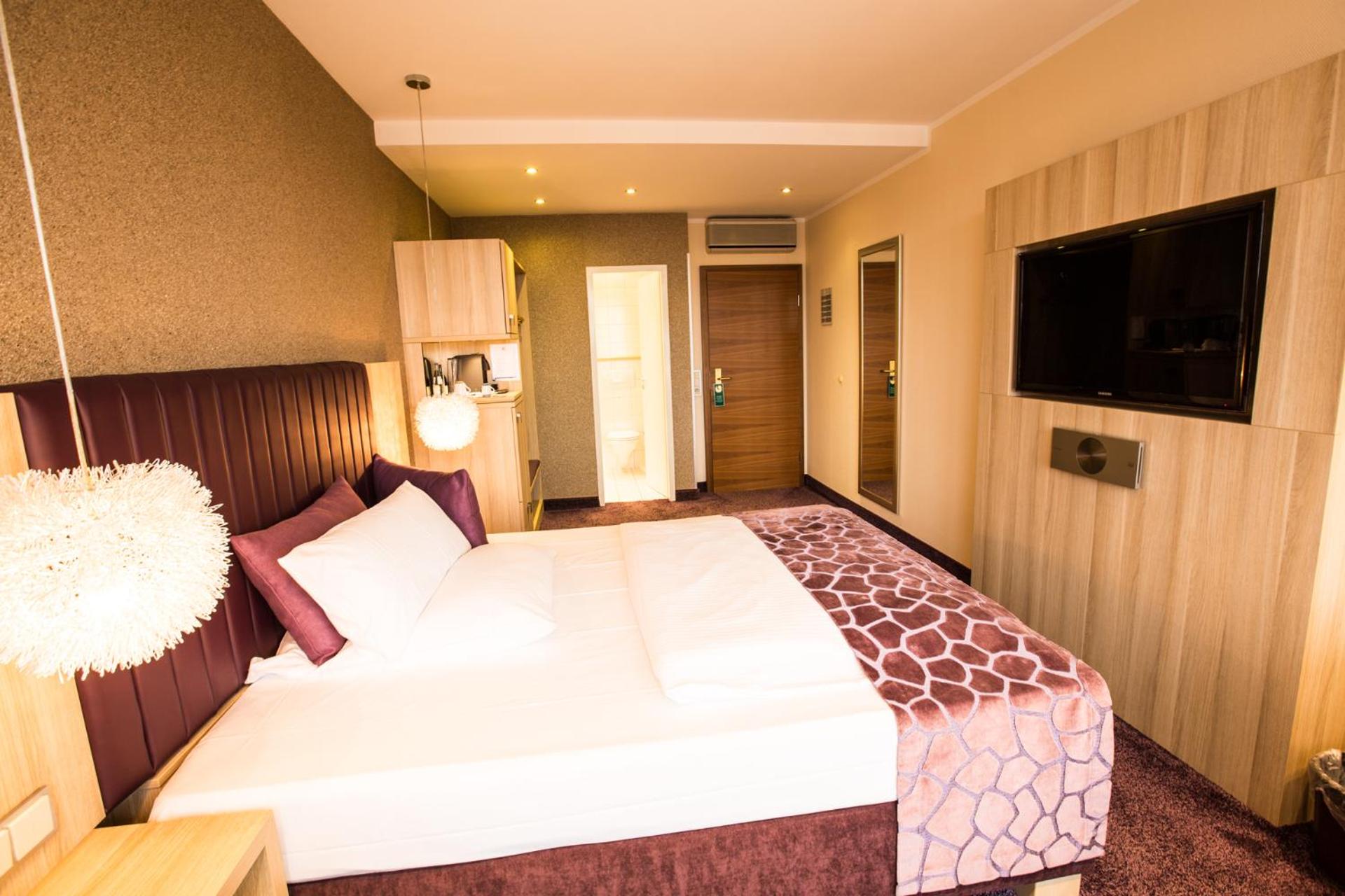 Penthouse Room - Photo 11