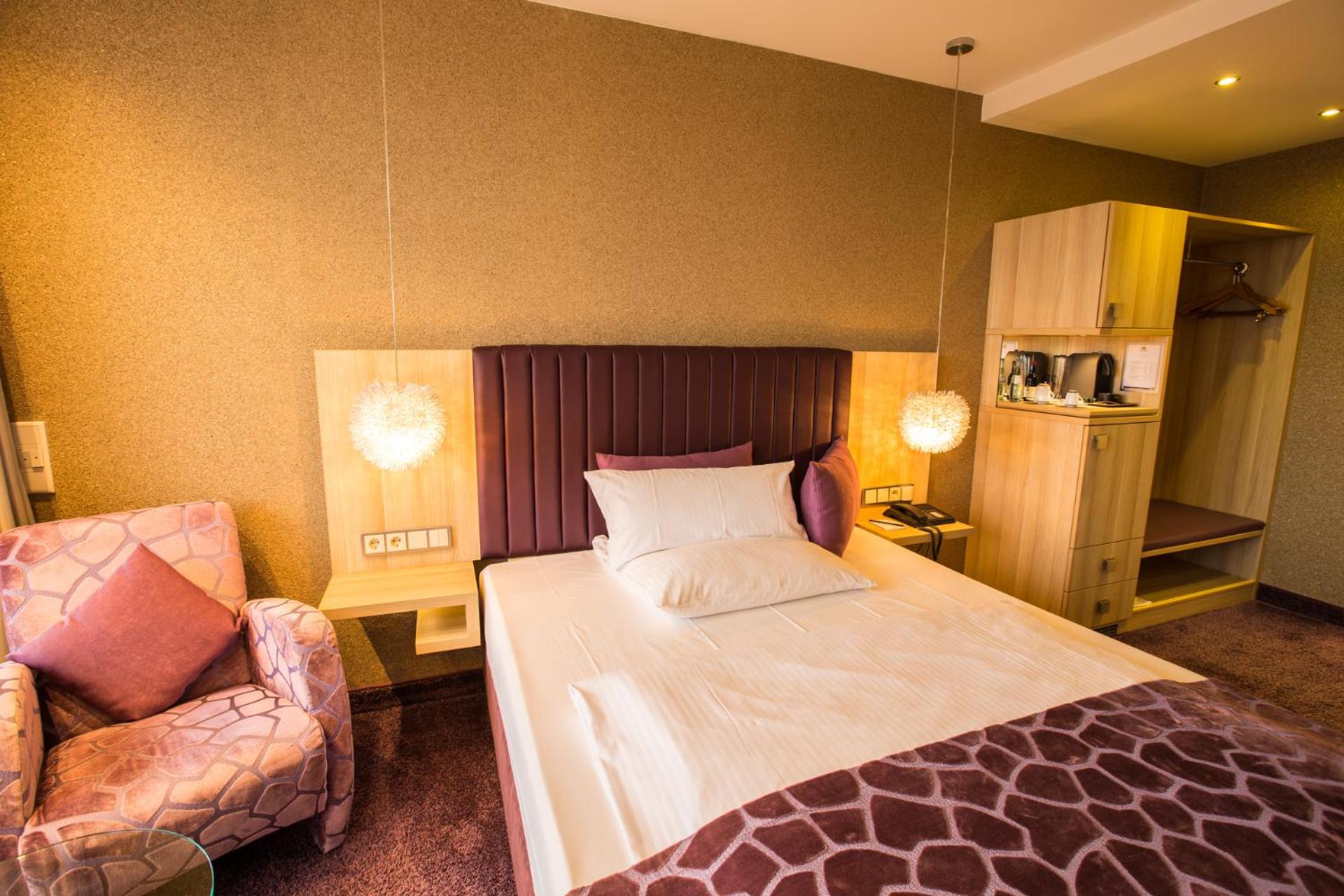 Penthouse Room - Photo 9