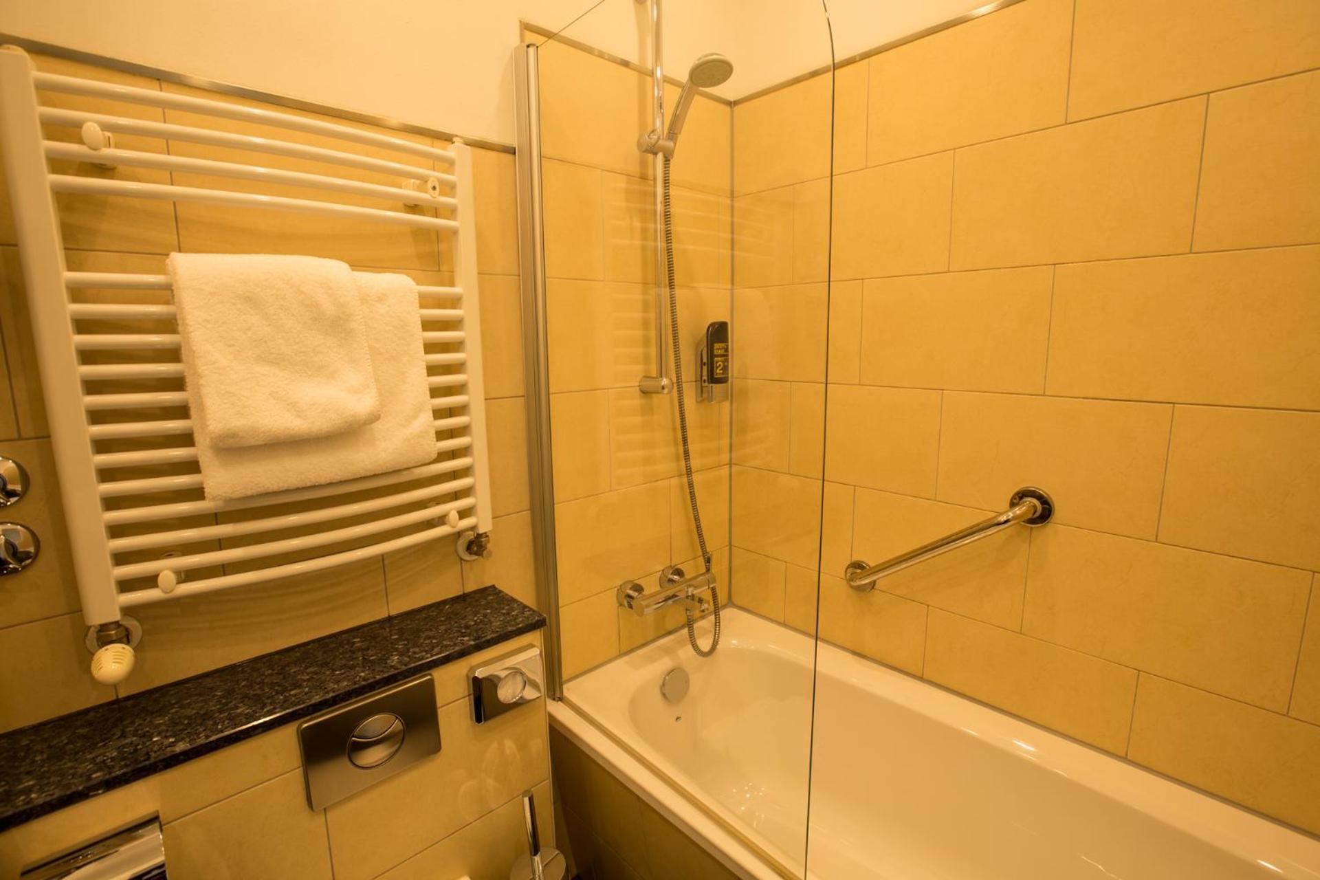 Premium Double Room - Photo 7