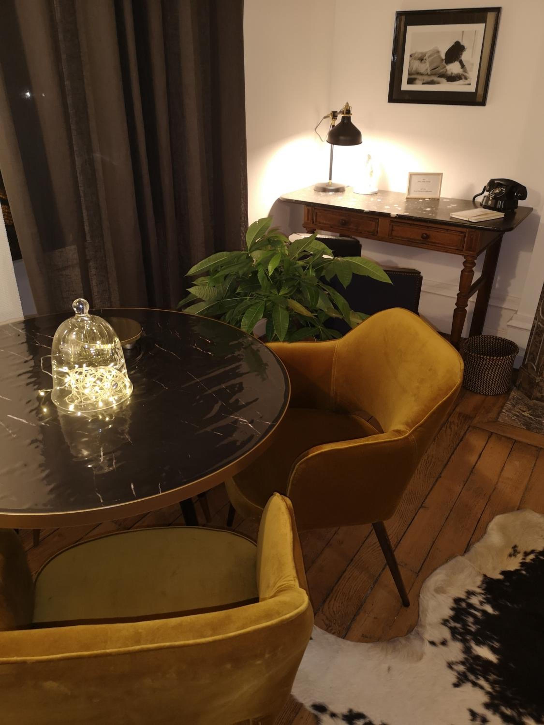 One-Bedroom Apartment - Photo 2
