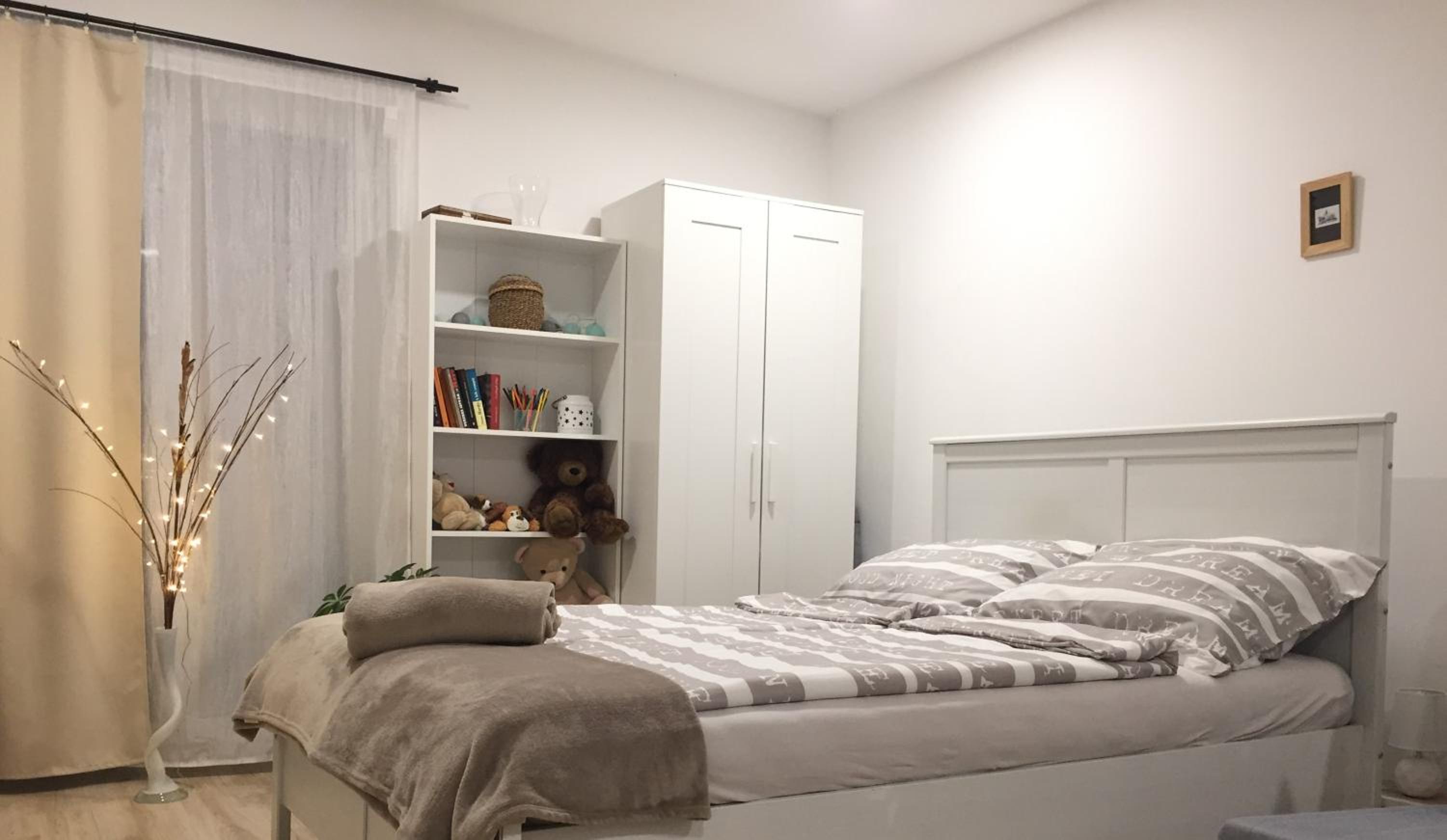 One-Bedroom Apartment - Photo 22