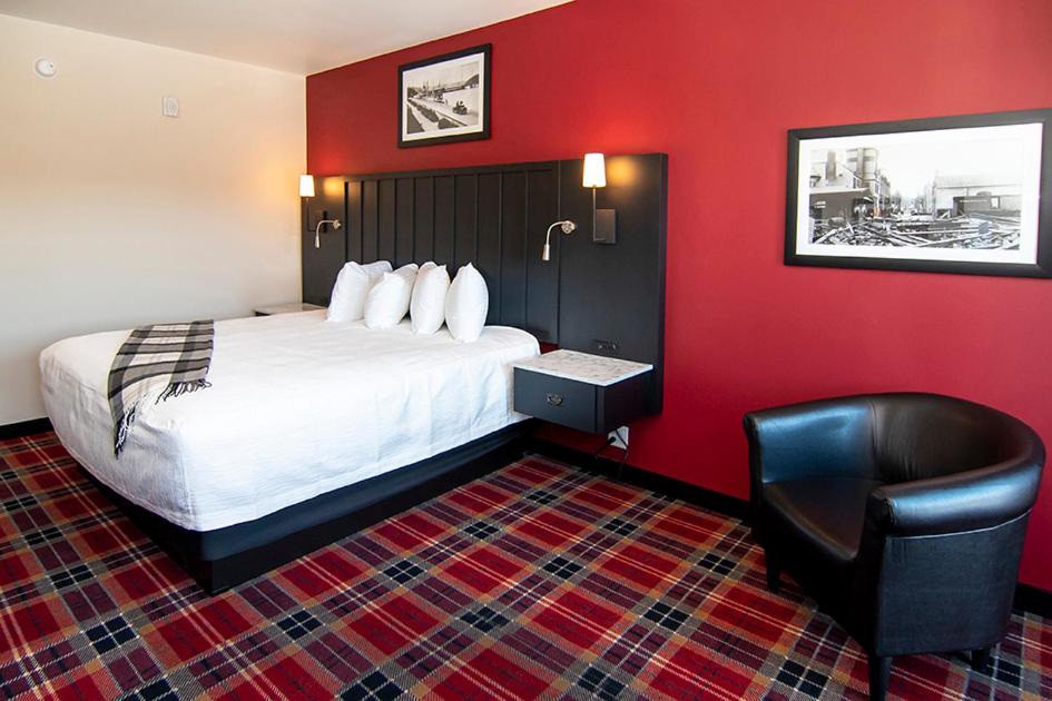 Suite with River View - Photo 10